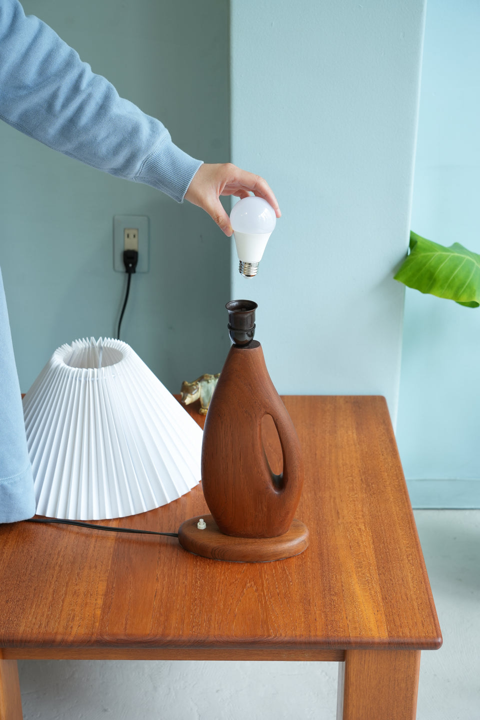 Danish Vintage Sculptural Teak Table Lamp/デンマークヴィンテージ テーブルランプ チーク材 間接照明 北欧インテリア