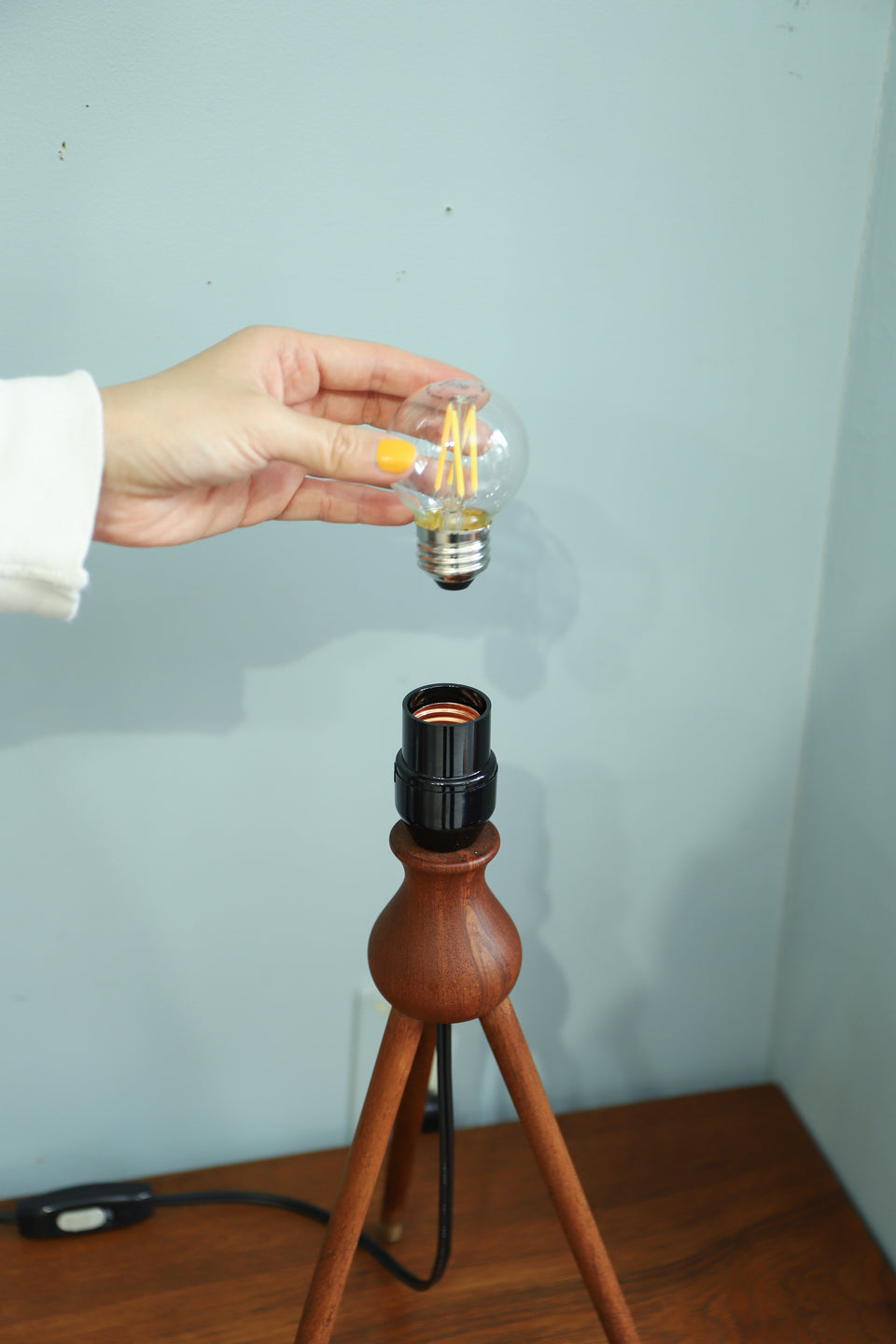 Danish Vintage Tripod Table Lamp Teakwood/デンマークヴィンテージ テーブルランプ チーク材 間接照明 北欧インテリア