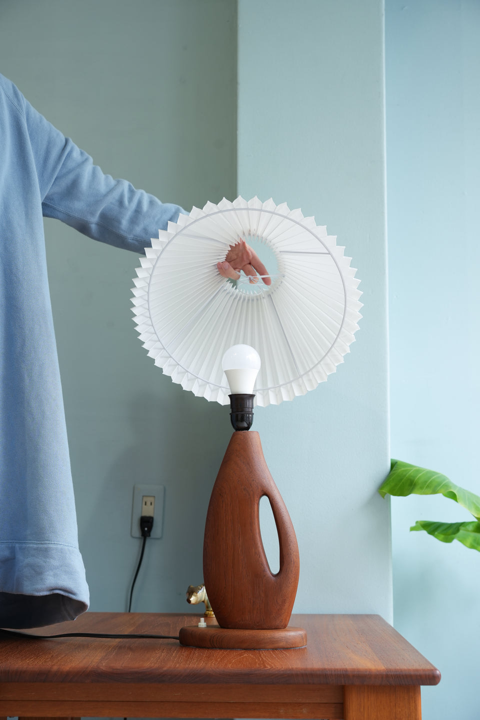 Danish Vintage Sculptural Teak Table Lamp/デンマークヴィンテージ テーブルランプ チーク材 間接照明 北欧インテリア