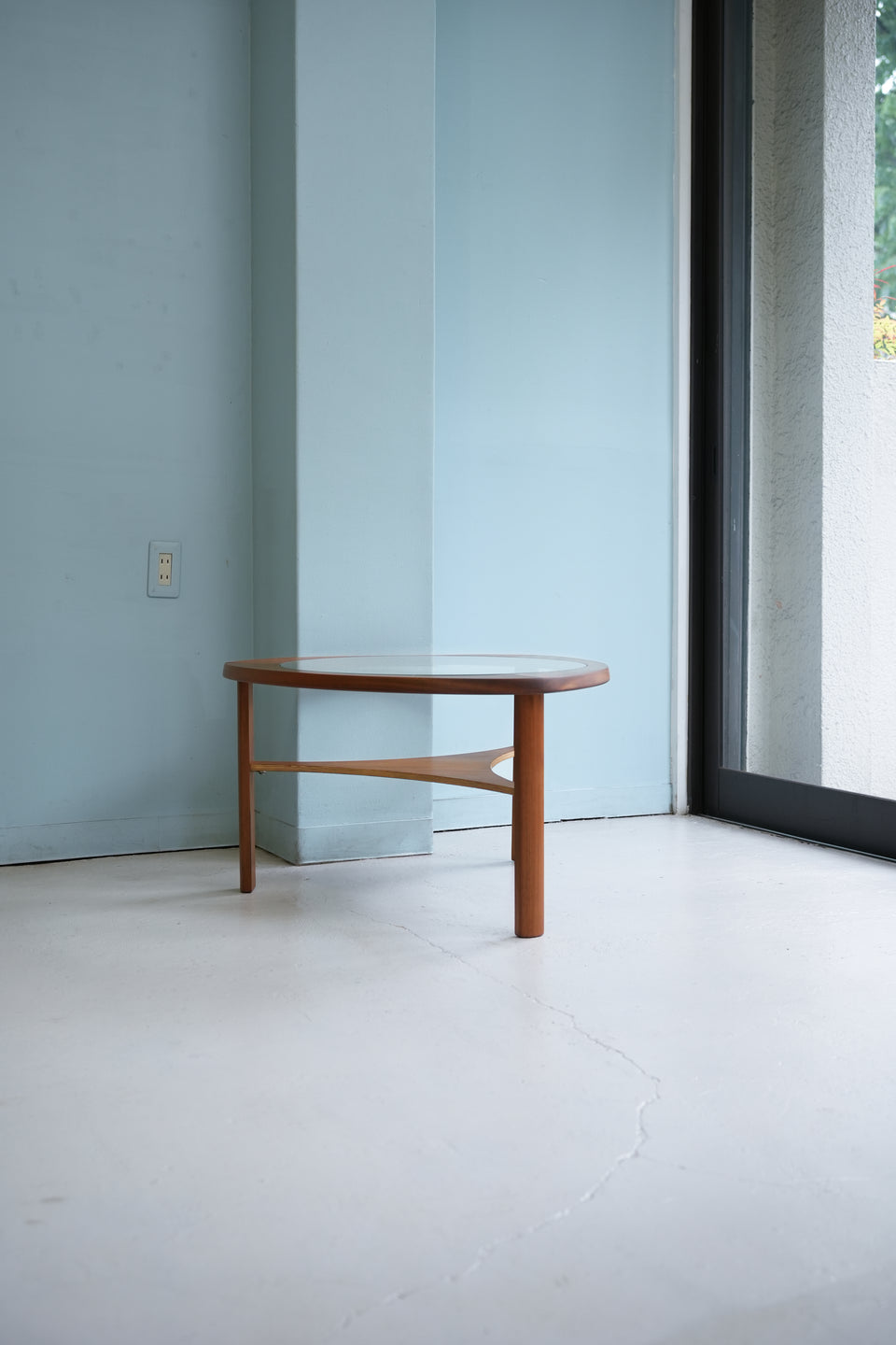 UK Vintage Glass Top Triangle Coffee Table/イギリスヴィンテージ ガラストップ トライアングル コーヒーテーブル