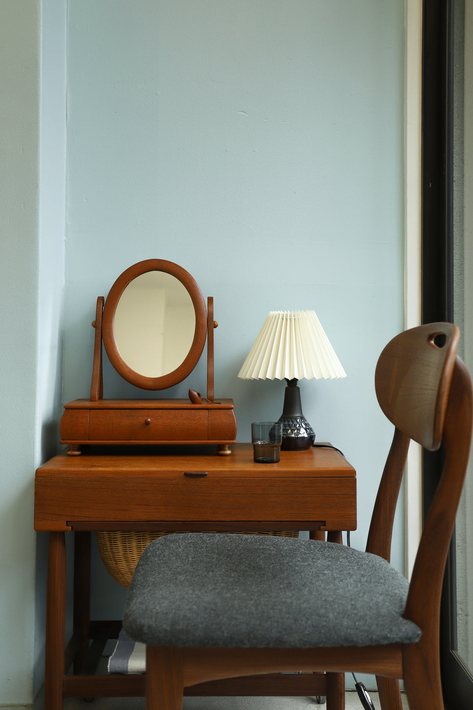 Danish Vintage Desktop Mirror with Drawer/デンマークヴィンテージ 卓上ミラー 引き出し付 北欧インテリア