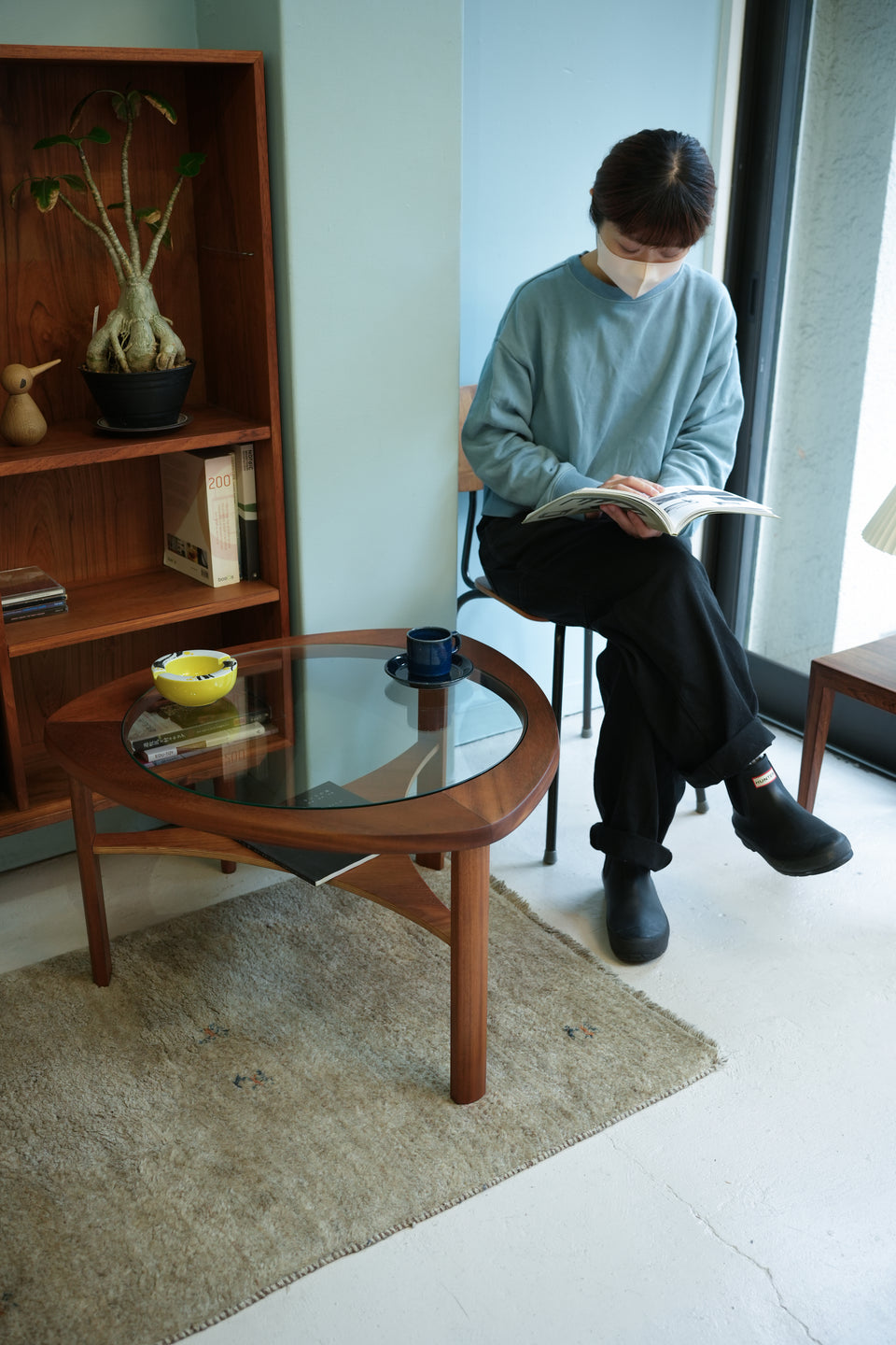 UK Vintage Glass Top Triangle Coffee Table/イギリスヴィンテージ ガラストップ トライアングル コーヒーテーブル