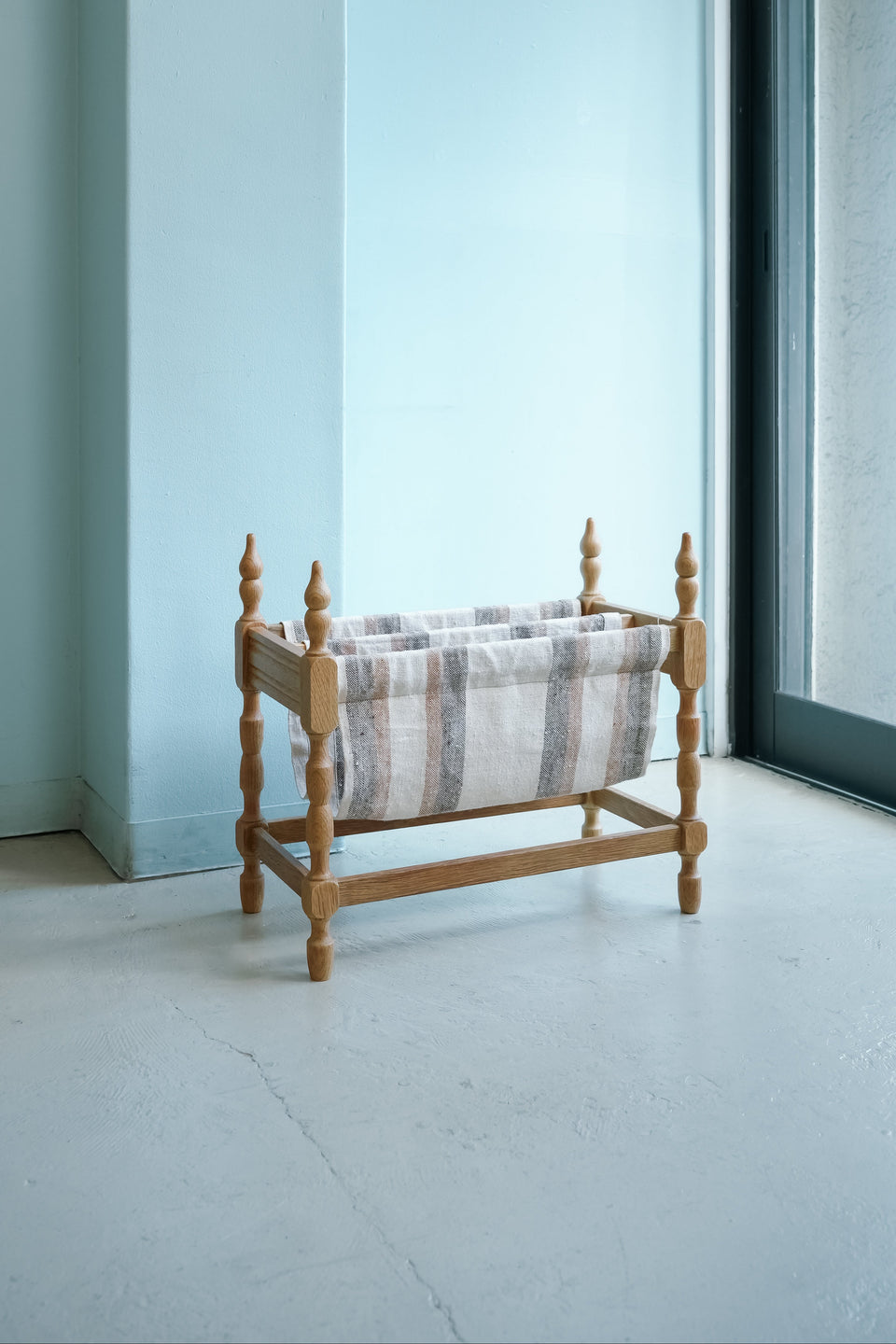 Danish Vintage Oak Magazine Rack/デンマークヴィンテージ マガジンラック オーク材
