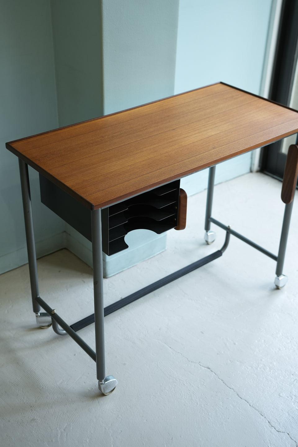 Danish Vintage Small Desk with Caster/デンマークヴィンテージ スモールデスク キャスター付 北欧家具