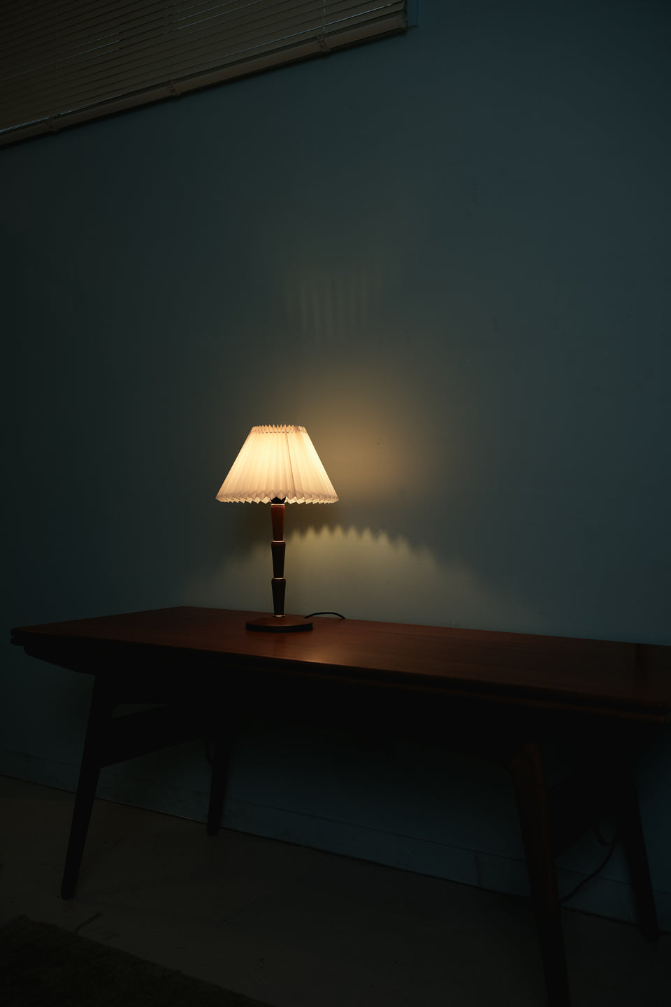 Danish Vintage Teakwood Stand Table Lamp/デンマークヴィンテージ テーブルランプ チーク材 照明 北欧インテリア