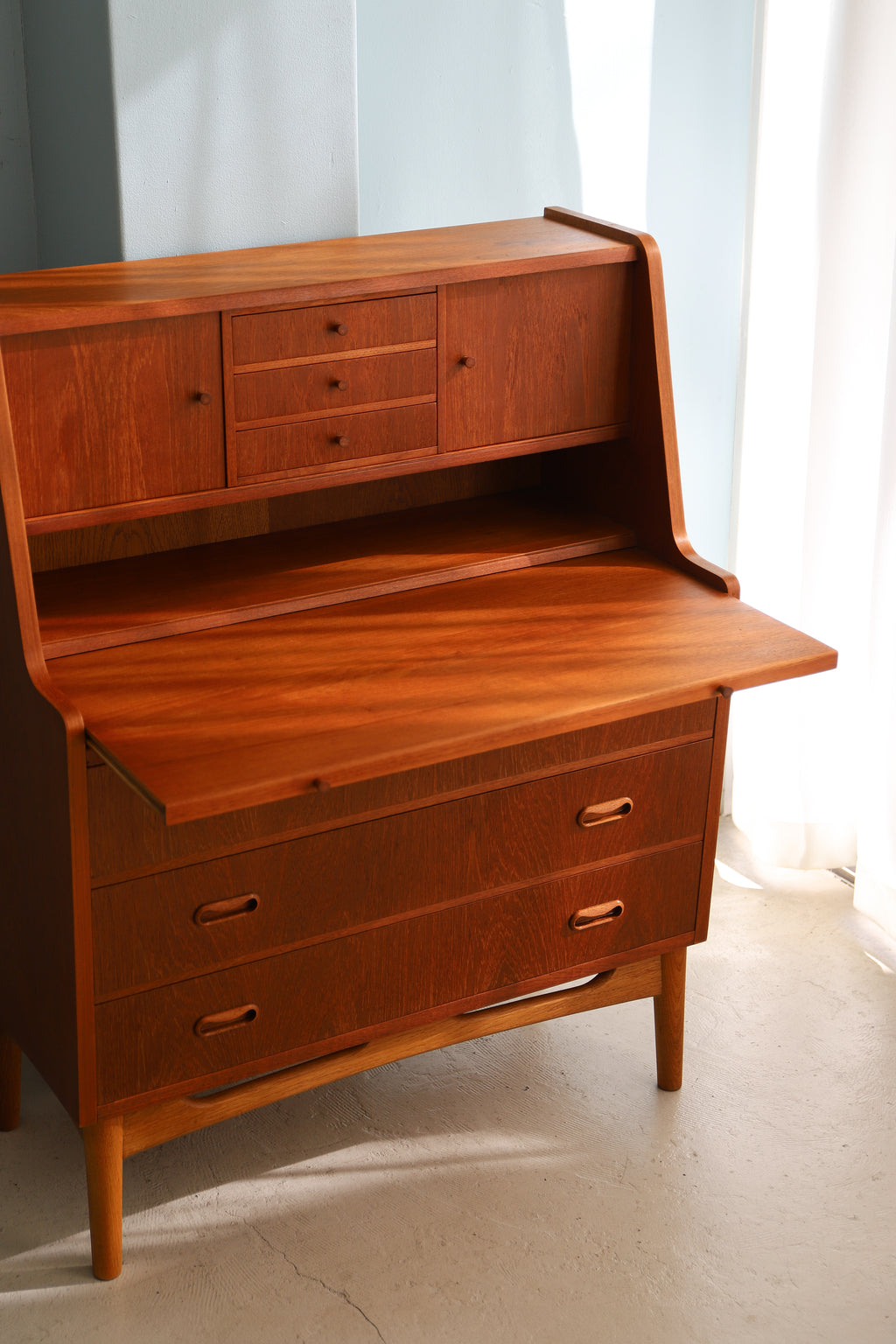 デンマークヴィンテージ ライティングビューロー チーク材 北欧家具/Danish Vintage Teakwood Writing Bureau –  FURUICHI/古一