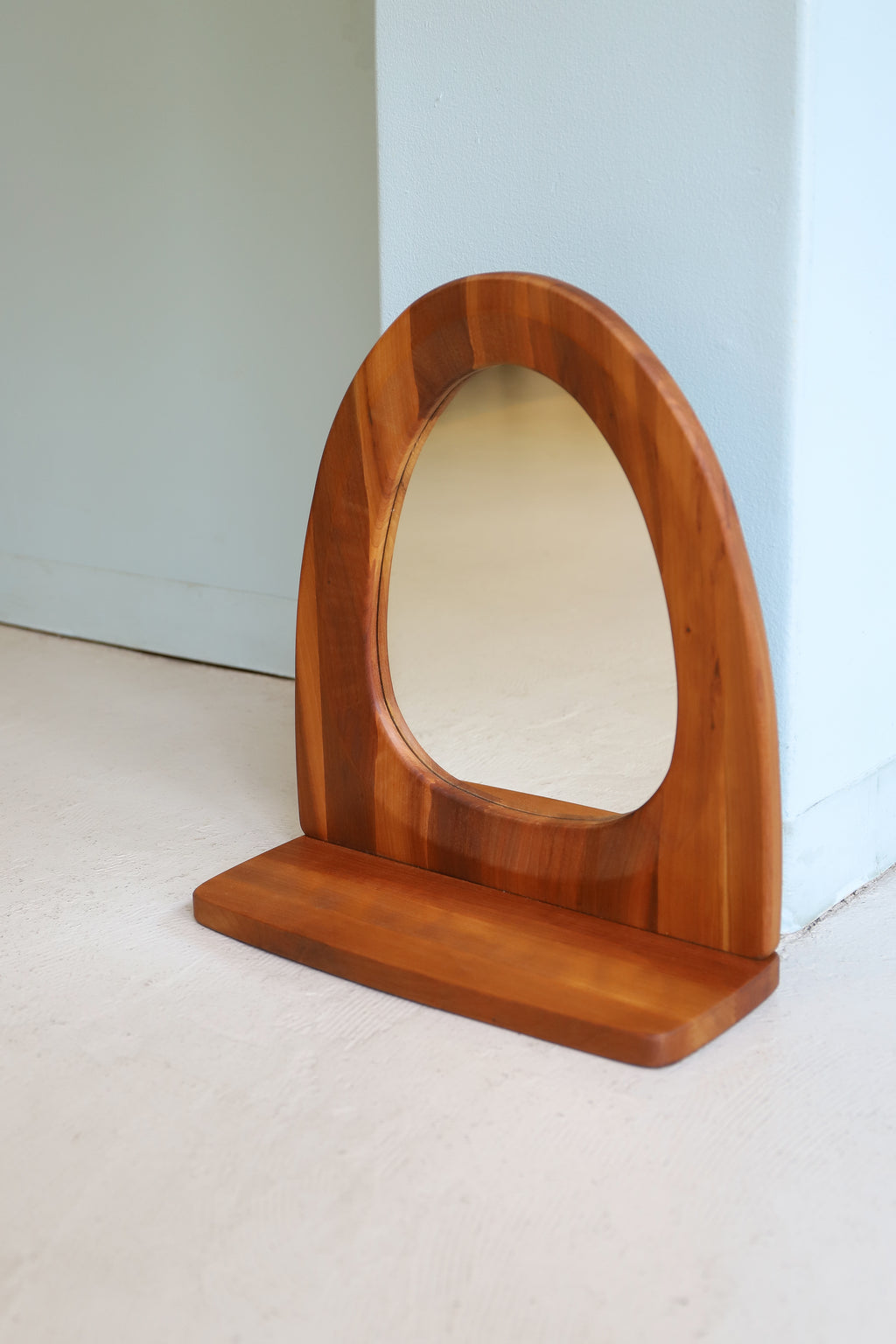 デンマークヴィンテージ ウォールミラー 鏡 木製 北欧インテリア/Danish Vintage Laminated Wood Wall Mirror  – FURUICHI/古一