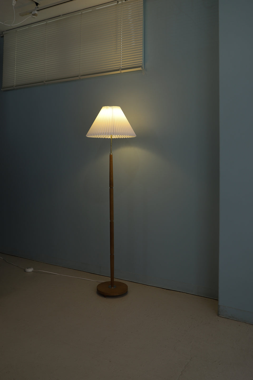 Danish Vintage Floor Stand Oakwood/デンマークヴィンテージ フロアスタンドライト オーク材 間接照明 北欧インテリア