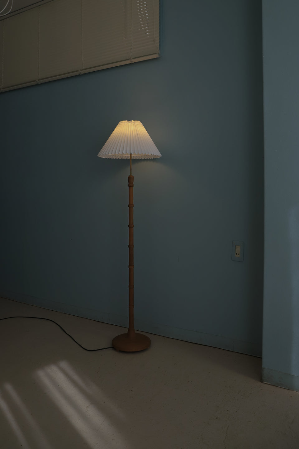 Oakwood Floor Stand Light Danish Vintage/デンマークヴィンテージ フロアスタンドライト オーク材 北欧インテリア 照明