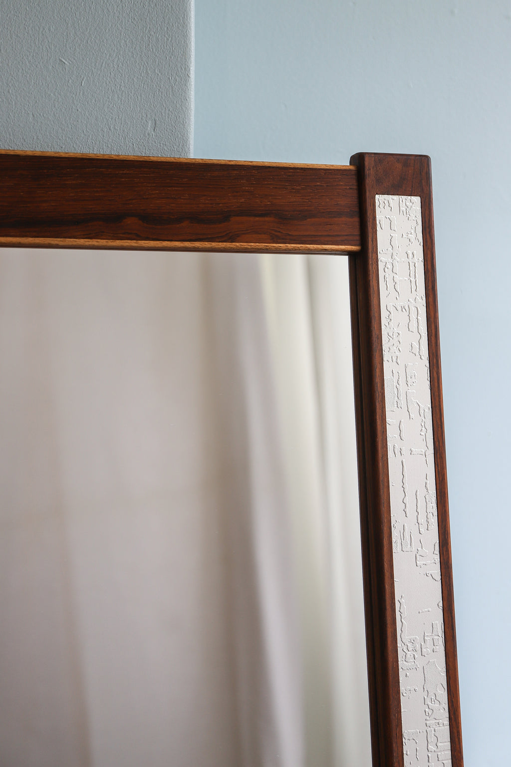 デンマークヴィンテージ ウォールミラー 壁掛け鏡 ローズウッド材 北欧インテリア/Danish Vintage J.Hølmer-Hansen  Rosewood Wall Mirror – FURUICHI/古一