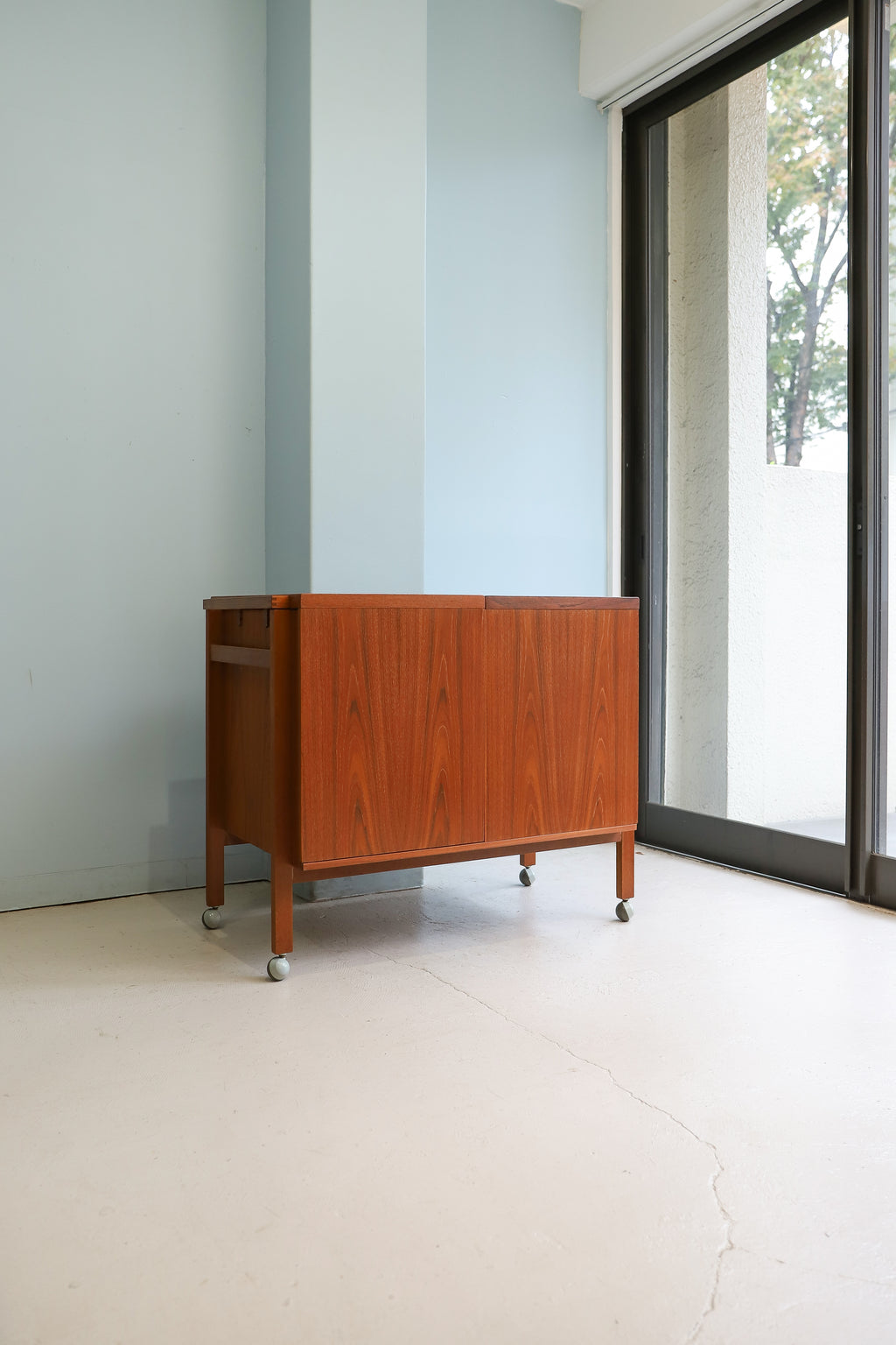 キャビネット・サイドボード DENMARK Niels Erik Glasdam  Danish Niels Erik Glasdam Jensen Mid Century Danish Teak Expanding Bar