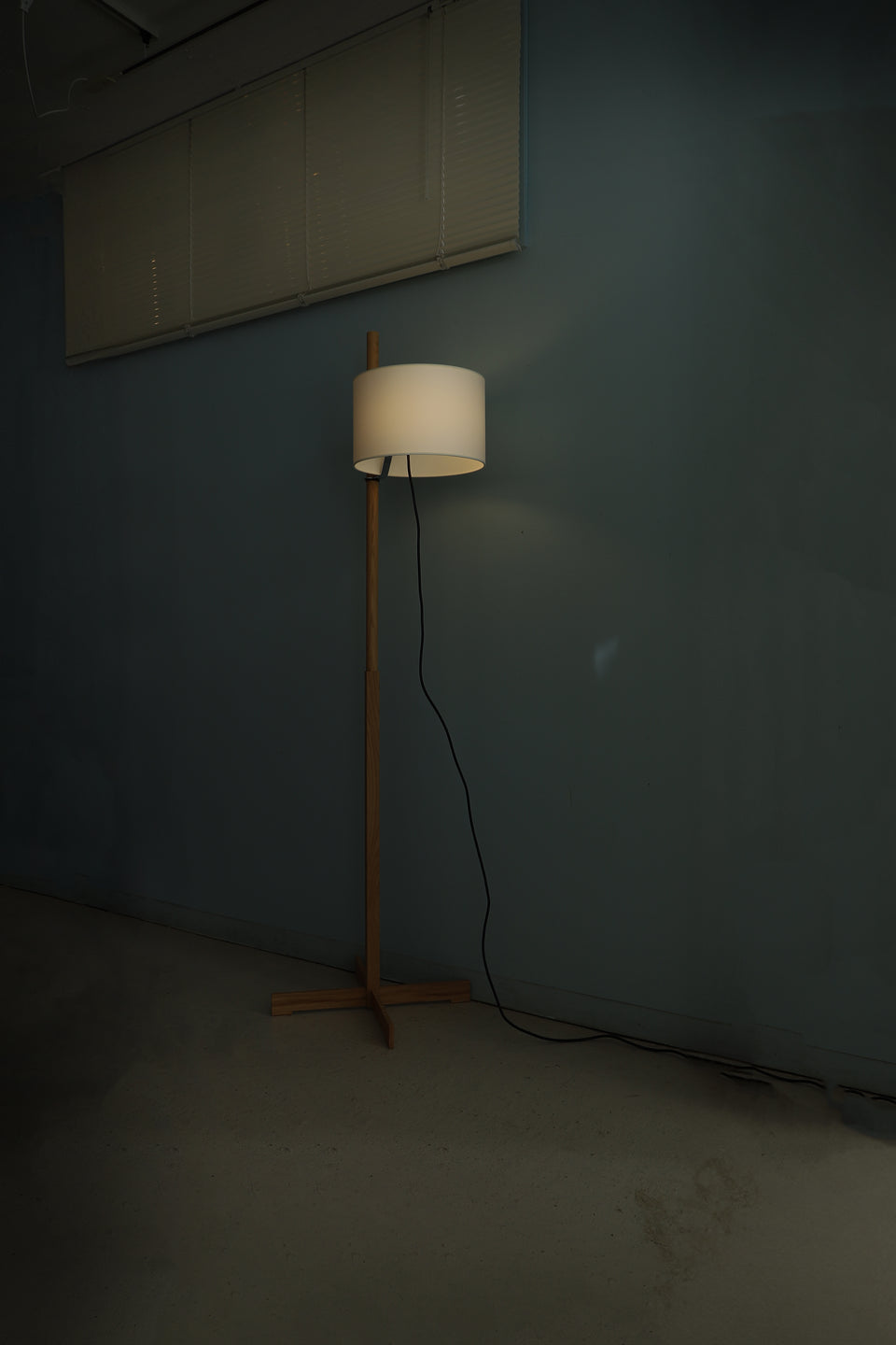 Miguel Milá TMM Floor Lamp Santa&Cole/ミゲル・ミラ TMMフロアランプ サンタ&コール オーク材 スペイン