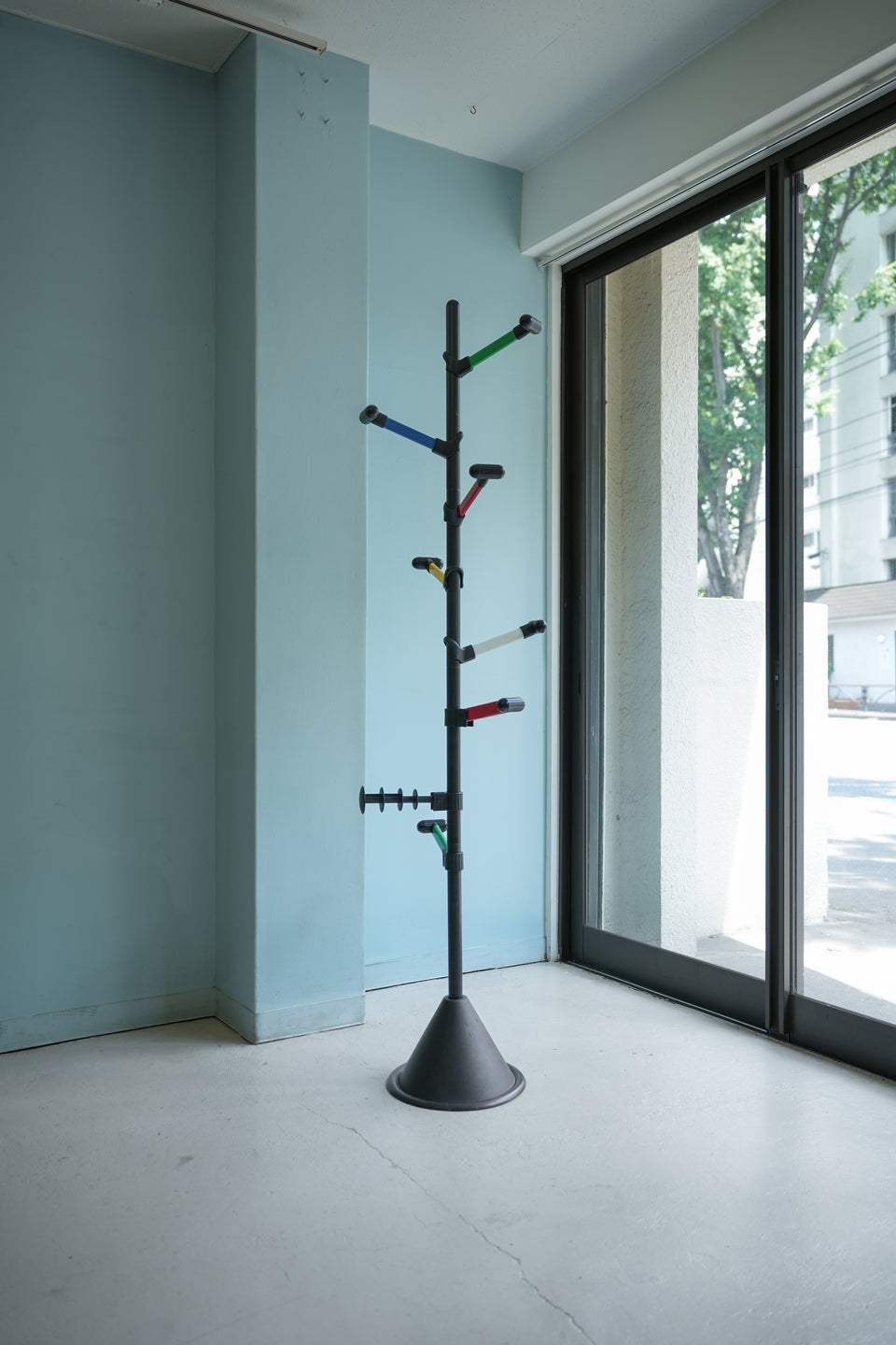 Postmodern Design Pole Hanger Rack/ポストモダンデザイン ポールハンガーラック