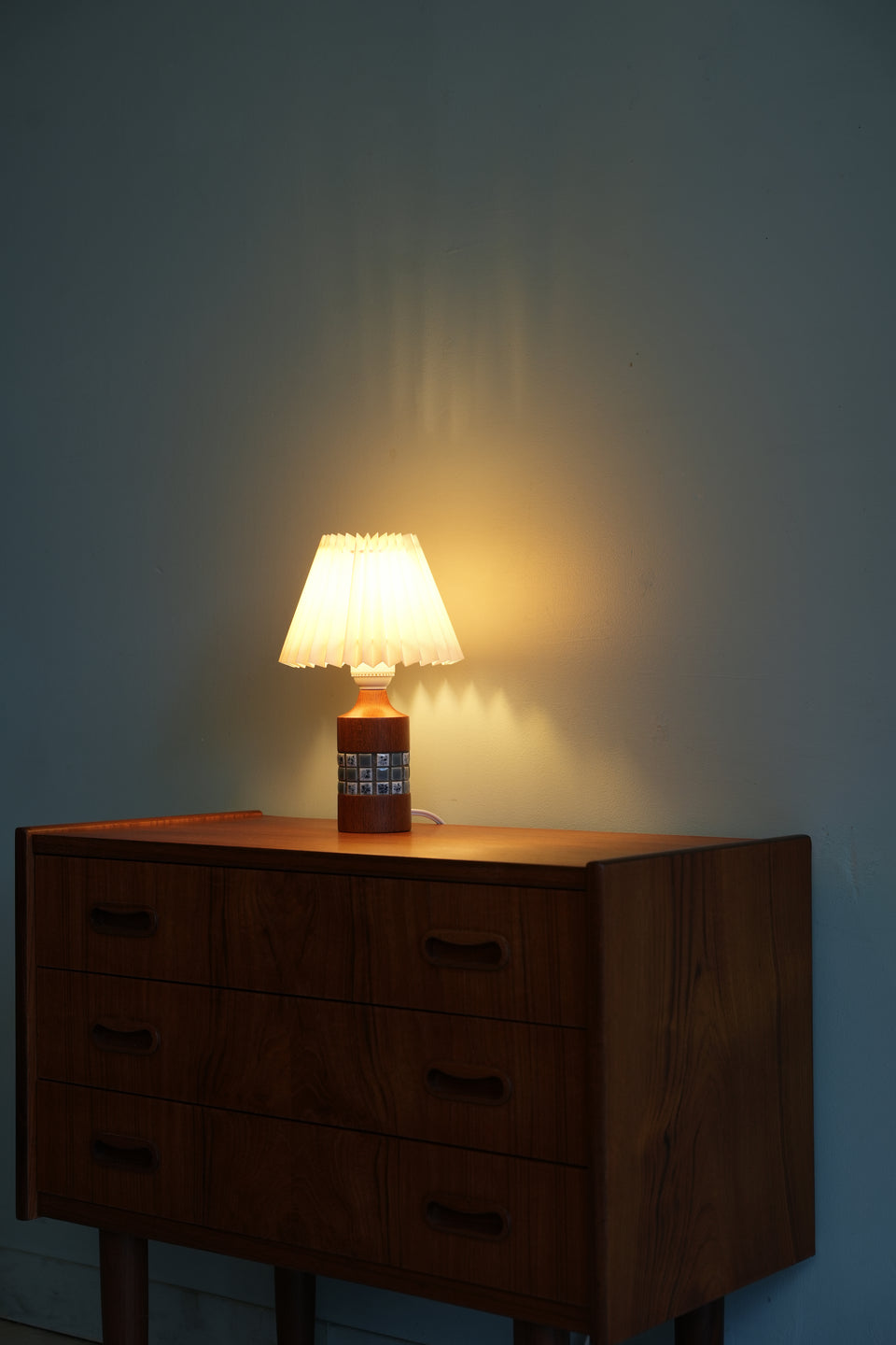 Swedish Vintage Teak and Tile Small Table Lamp/スウェーデンヴィンテージ テーブルランプ チーク材 照明 北欧インテリア