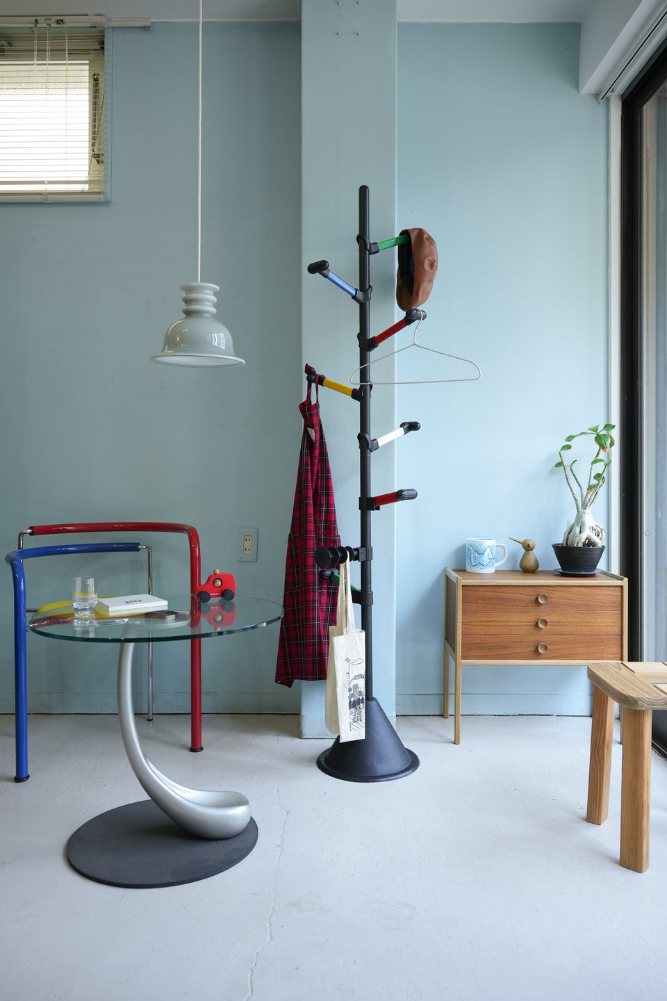 Postmodern Design Pole Hanger Rack/ポストモダンデザイン ポールハンガーラック