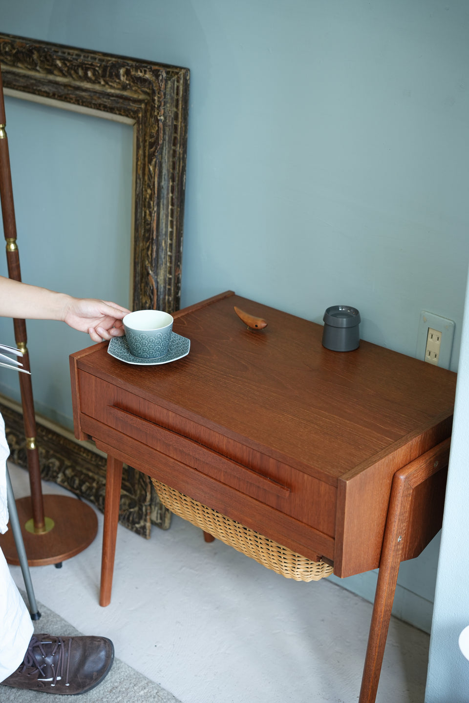 Danish Vintage Sewing Table with Rattan Basket/デンマークヴィンテージ ソーイングテーブル サイドテーブル 北欧家具