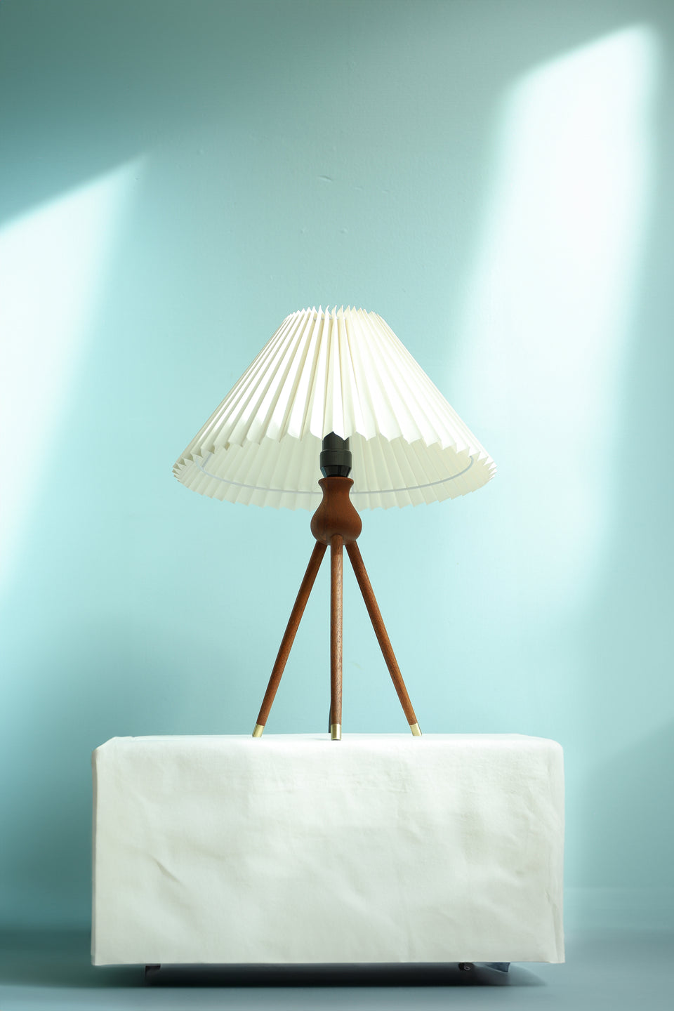 Danish Vintage Tripod Table Lamp Teakwood/デンマークヴィンテージ テーブルランプ チーク材 間接照明 北欧インテリア