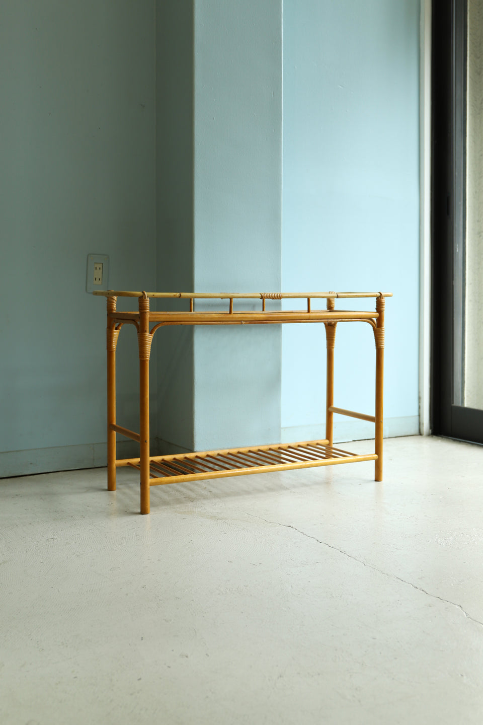 Glass Top Rattan Flame Side Table Euro Vintage/ヨーロッパヴィンテージ ラタンサイドテーブル ガラストップ