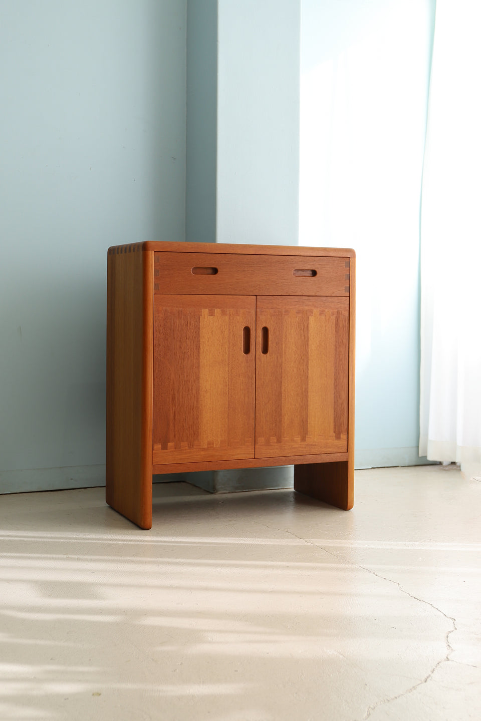 Danish Vintage Niels Bach Møbelfabrik Teakwood Cabinet/デンマークヴィンテージ ニールス・バッハ チーク材 キャビネット 北欧家具