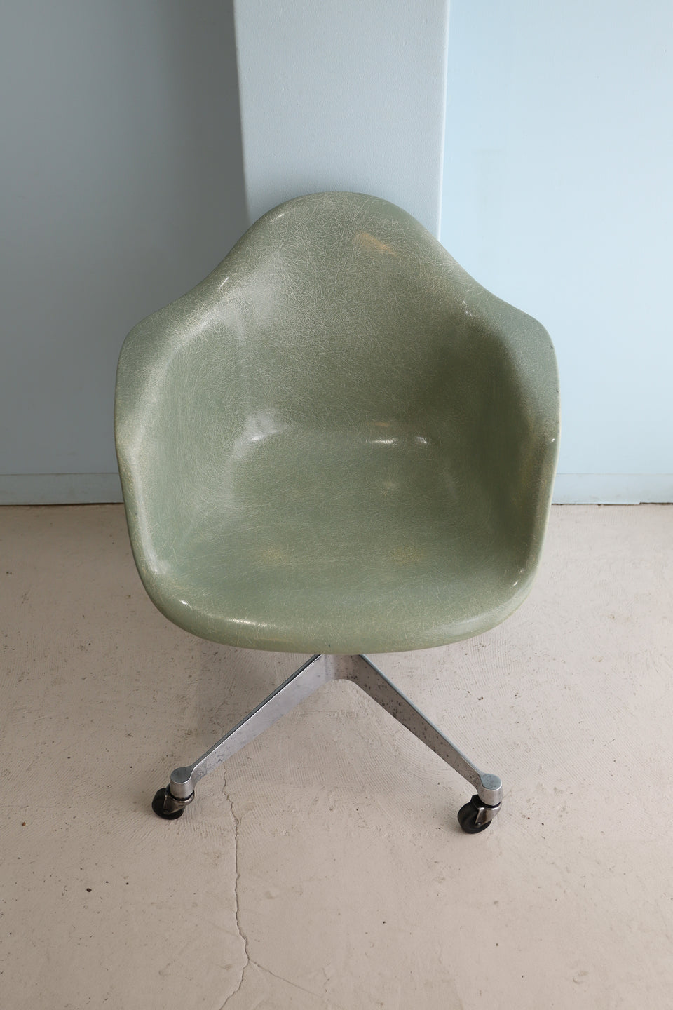 Vintage Herman Miller EAMES Arm Shell Chair with Contract Caster Base/ハーマンミラー イームズ アームシェルチェア コントラクトキャスターベース ヴィンテージ FRP