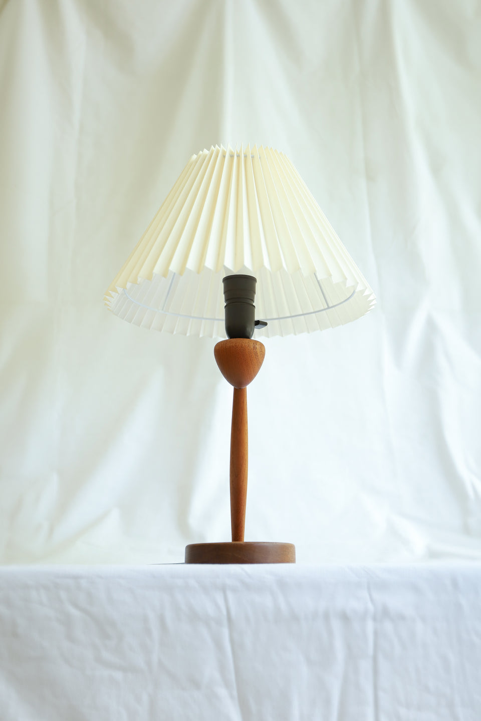 Danish Vintage Teakwood Table Lamp with Tray/デンマークヴィンテージ テーブルランプ トレイ付き チーク材