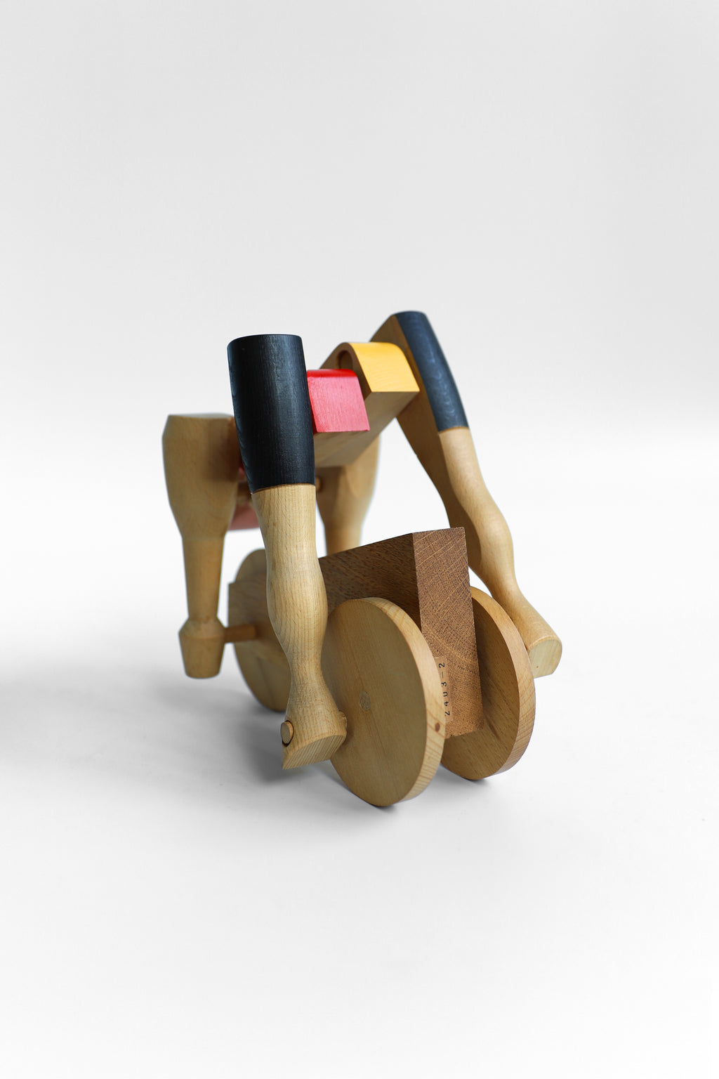 ミロスラフ・トレイトナル 木製アートトイ サイクリスト 玩具