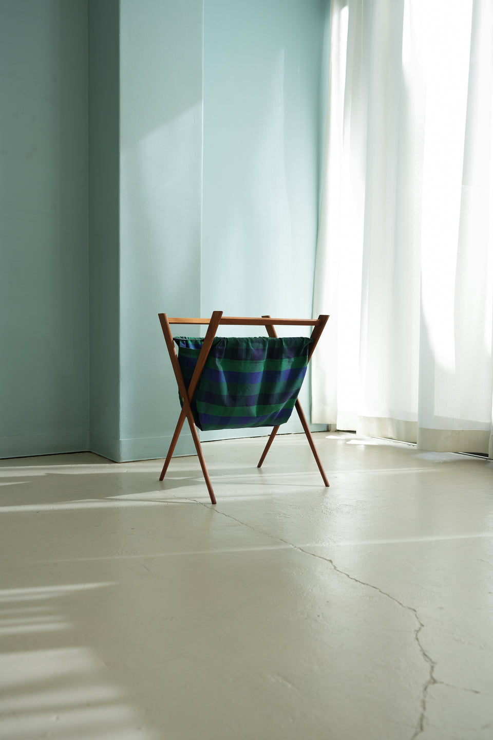 Scandinavian Vintage Folding Magazine Rack/北欧ヴィンテージ 折りたたみマガジンラック