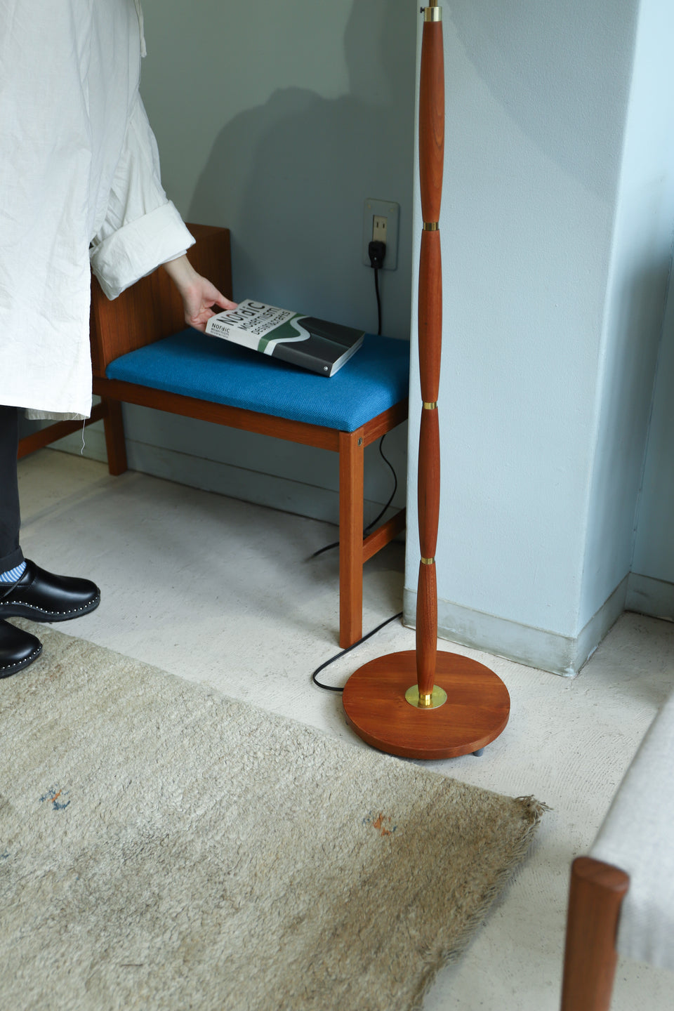 Danish Vintage Floor Stand Light Teakwood/デンマークヴィンテージ フロアスタンドライト 間接照明 チーク材 北欧インテリア