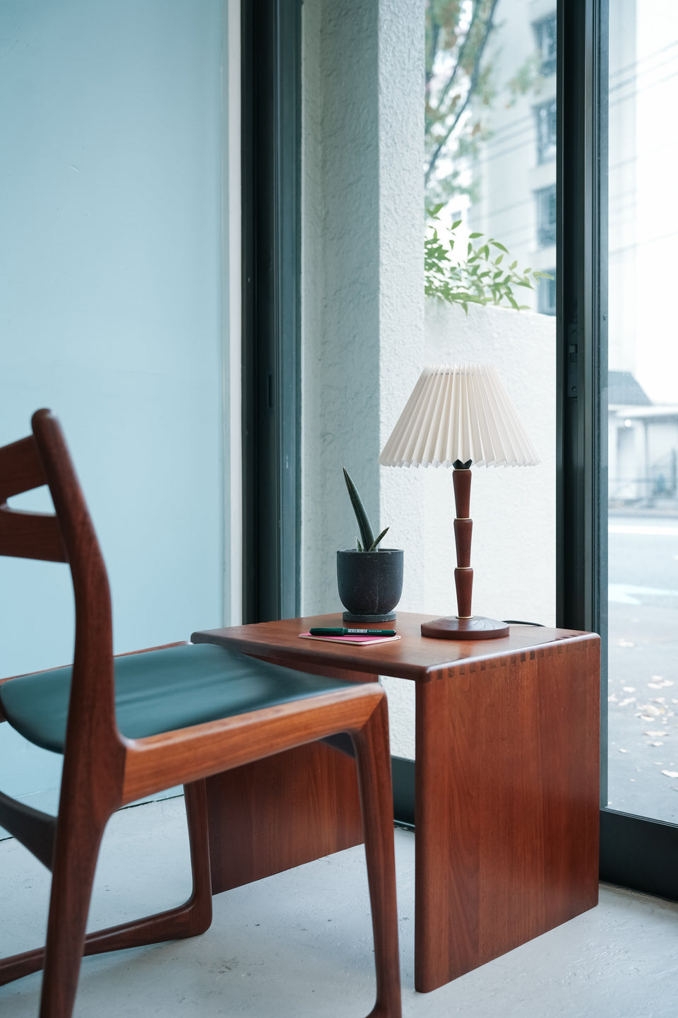 Danish Vintage Teakwood Stand Table Lamp/デンマークヴィンテージ テーブルランプ チーク材 照明 北欧インテリア