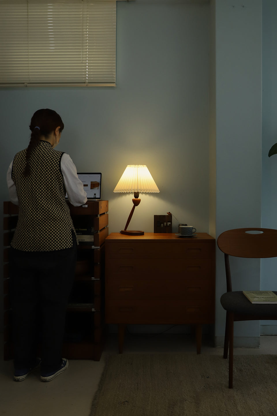 Danish Vintage Teakwood Table Lamp with Tray/デンマークヴィンテージ テーブルランプ トレイ付き チーク材