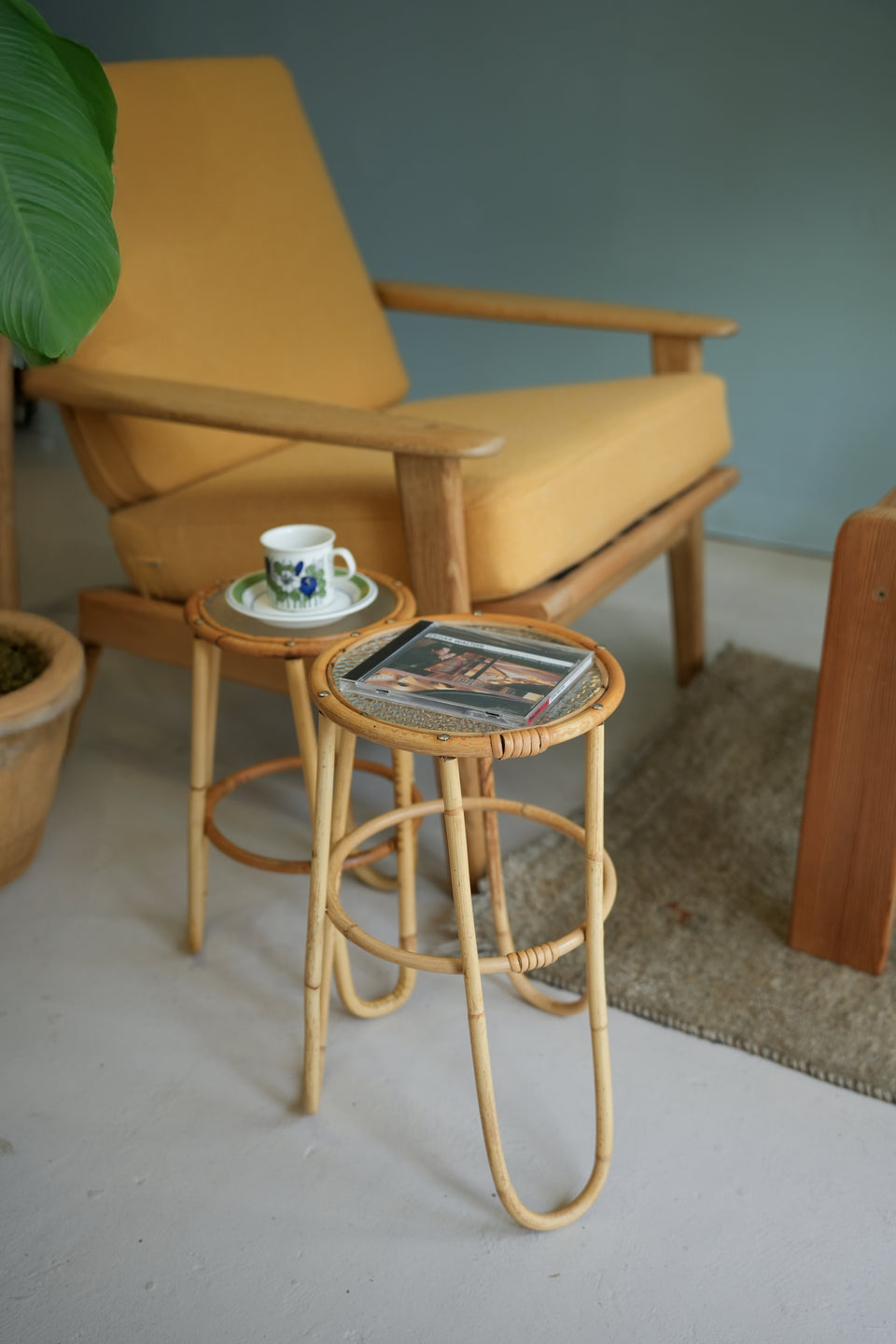 Glass Top Rattan Side Table Stand Danish Vintage / ガラストップ ラタンテーブル デンマークヴィンテージ 花台 スタンド 北欧インテリア