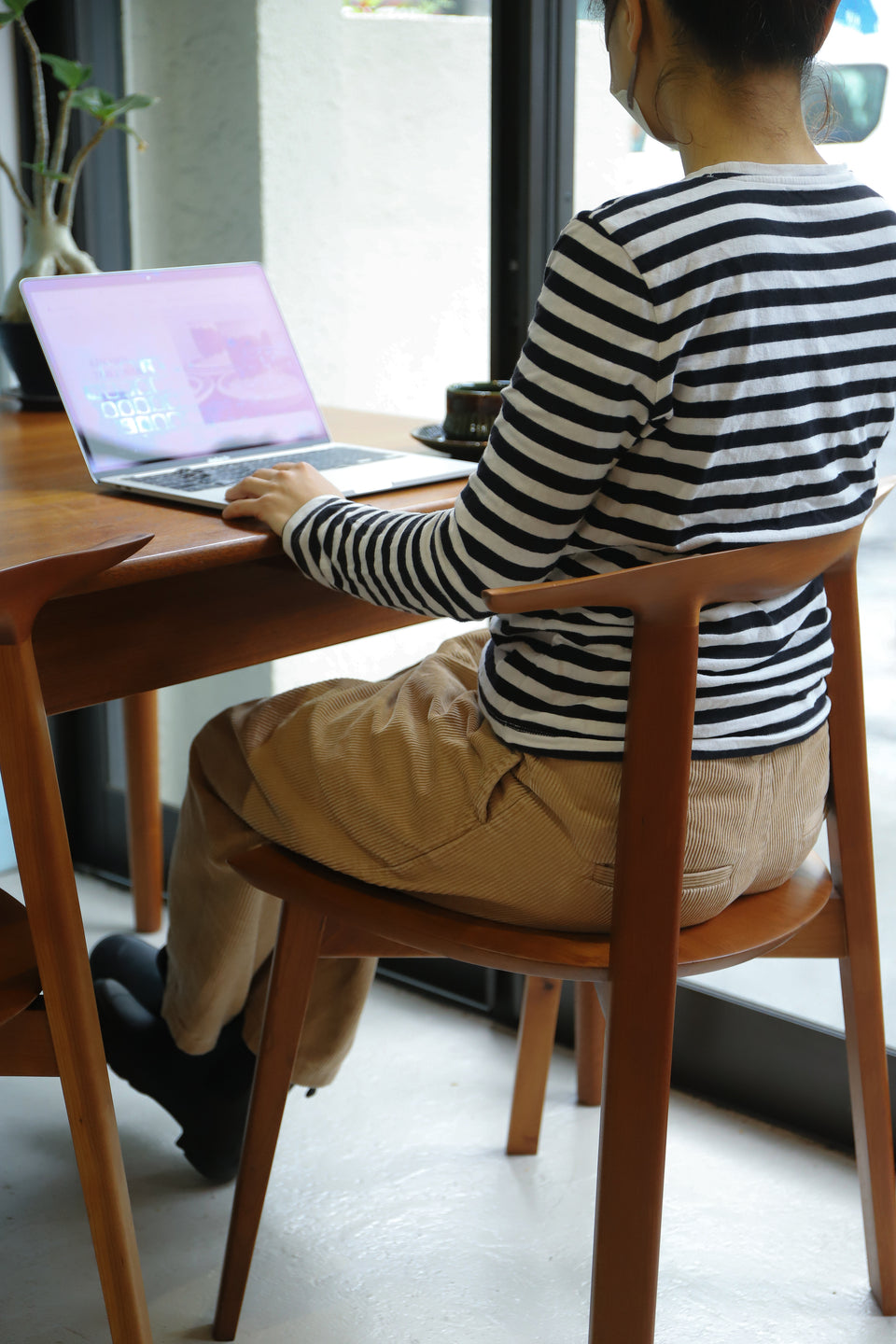 KOMA × KAJA Sim Arm Chair/シムアームチェア ダイニングチェア 椅子 チェリー材