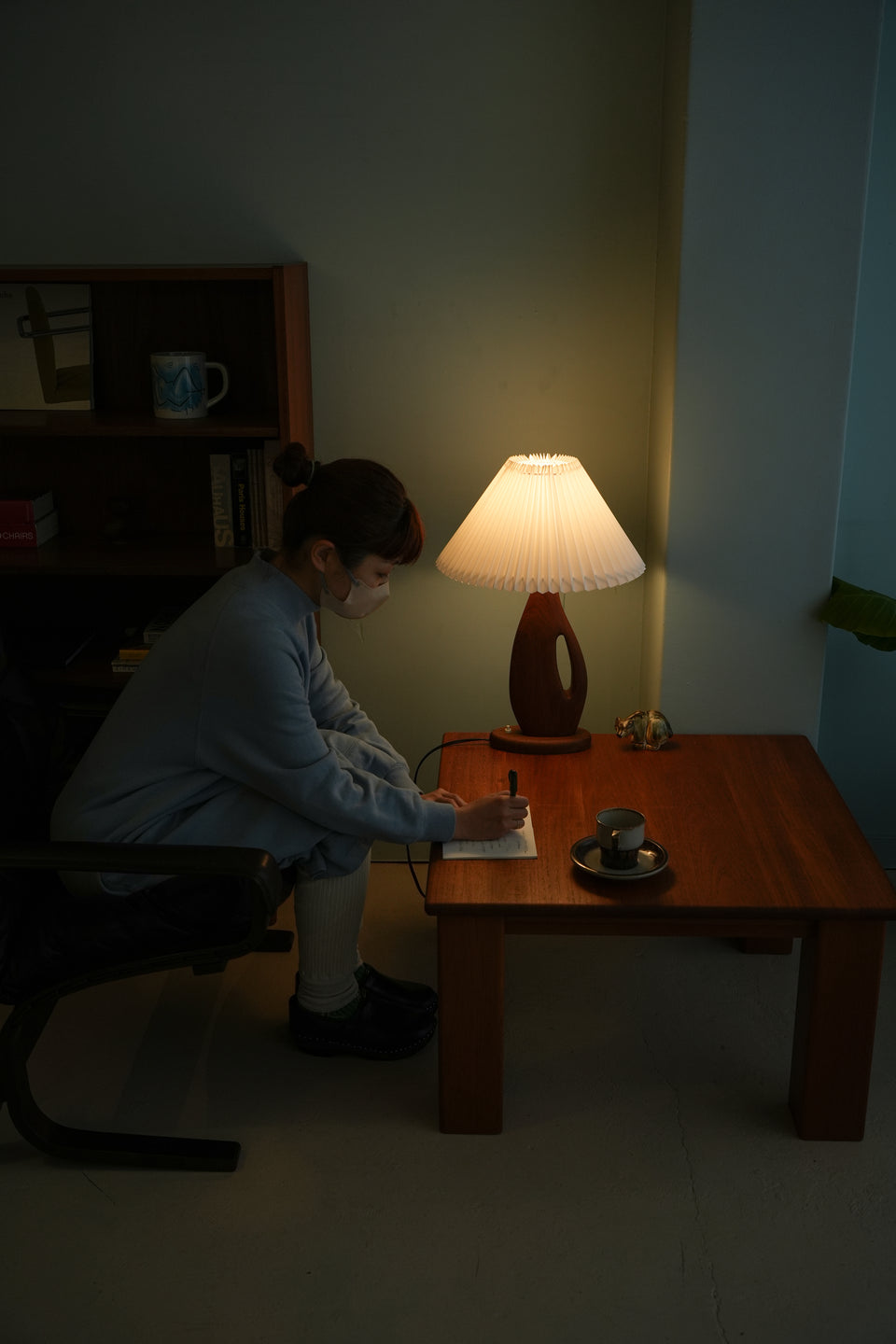 Danish Vintage Sculptural Teak Table Lamp/デンマークヴィンテージ テーブルランプ チーク材 間接照明 北欧インテリア