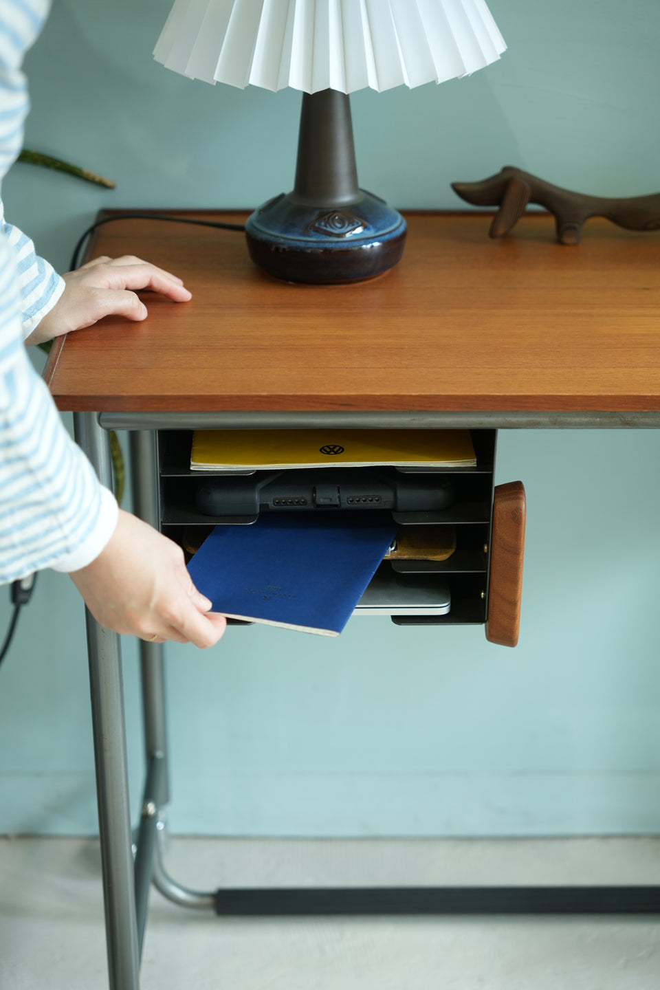 Danish Vintage Small Desk with Caster/デンマークヴィンテージ スモールデスク キャスター付 北欧家具