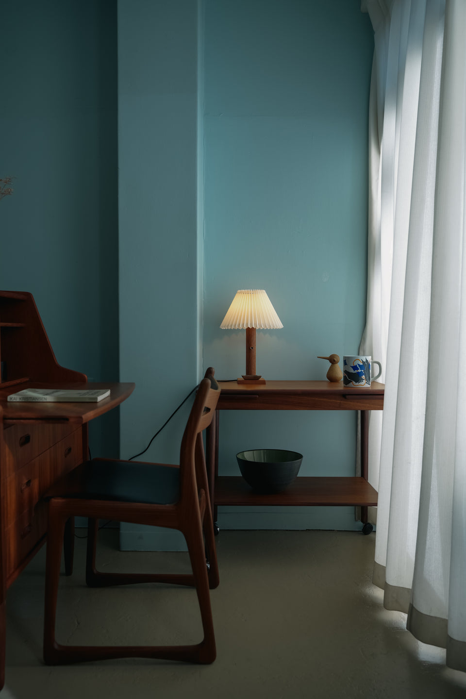 Danish Vintage Teak Table Lamp with Tray/デンマークヴィンテージ テーブルランプ チーク材 トレイ付き 照明 北欧インテリア