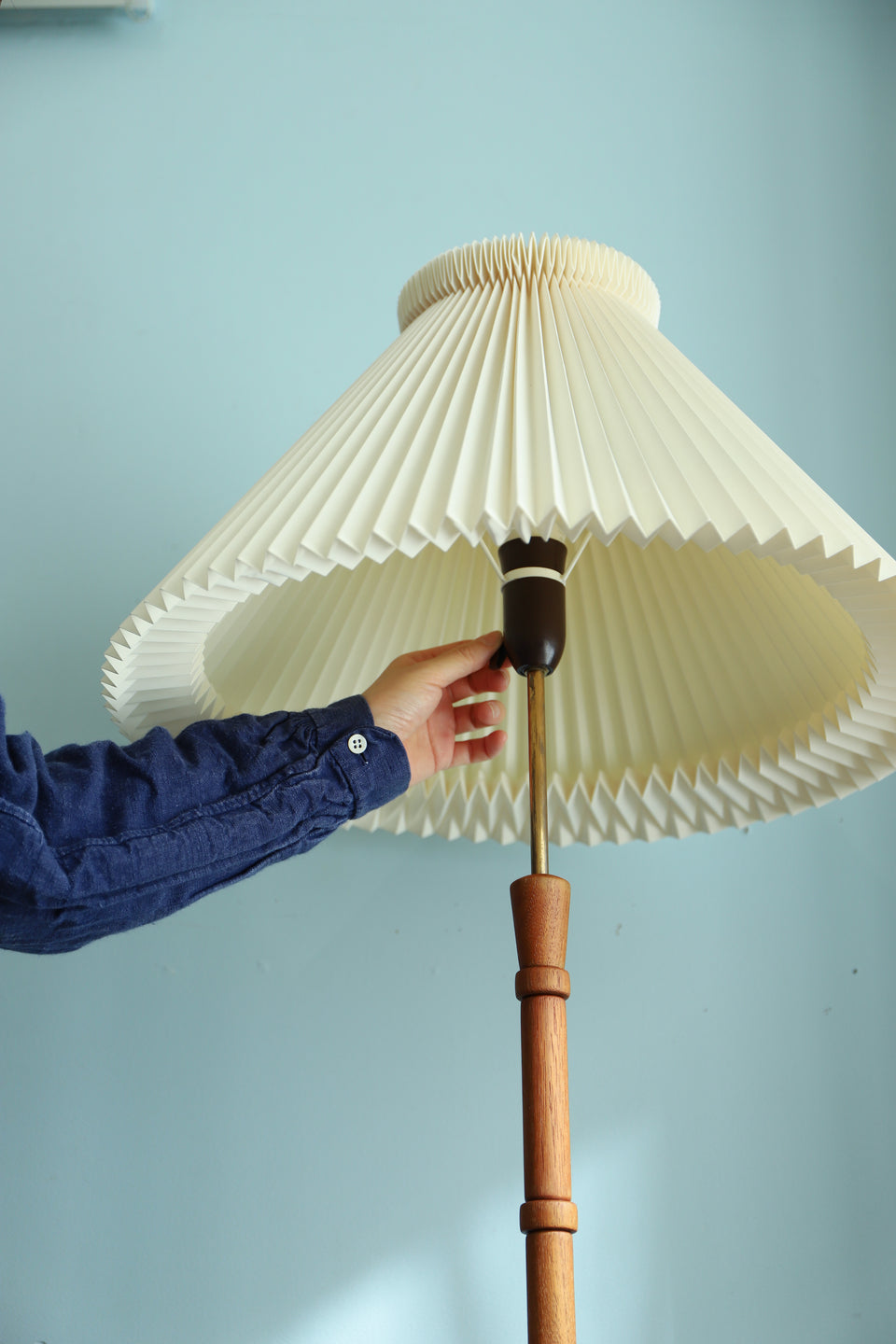 Danish Vintage Teakwood Floor Stand with LE KLINT Shade/デンマークヴィンテージ フロアスタンド チーク材 レクリント 間接照明 北欧インテリア
