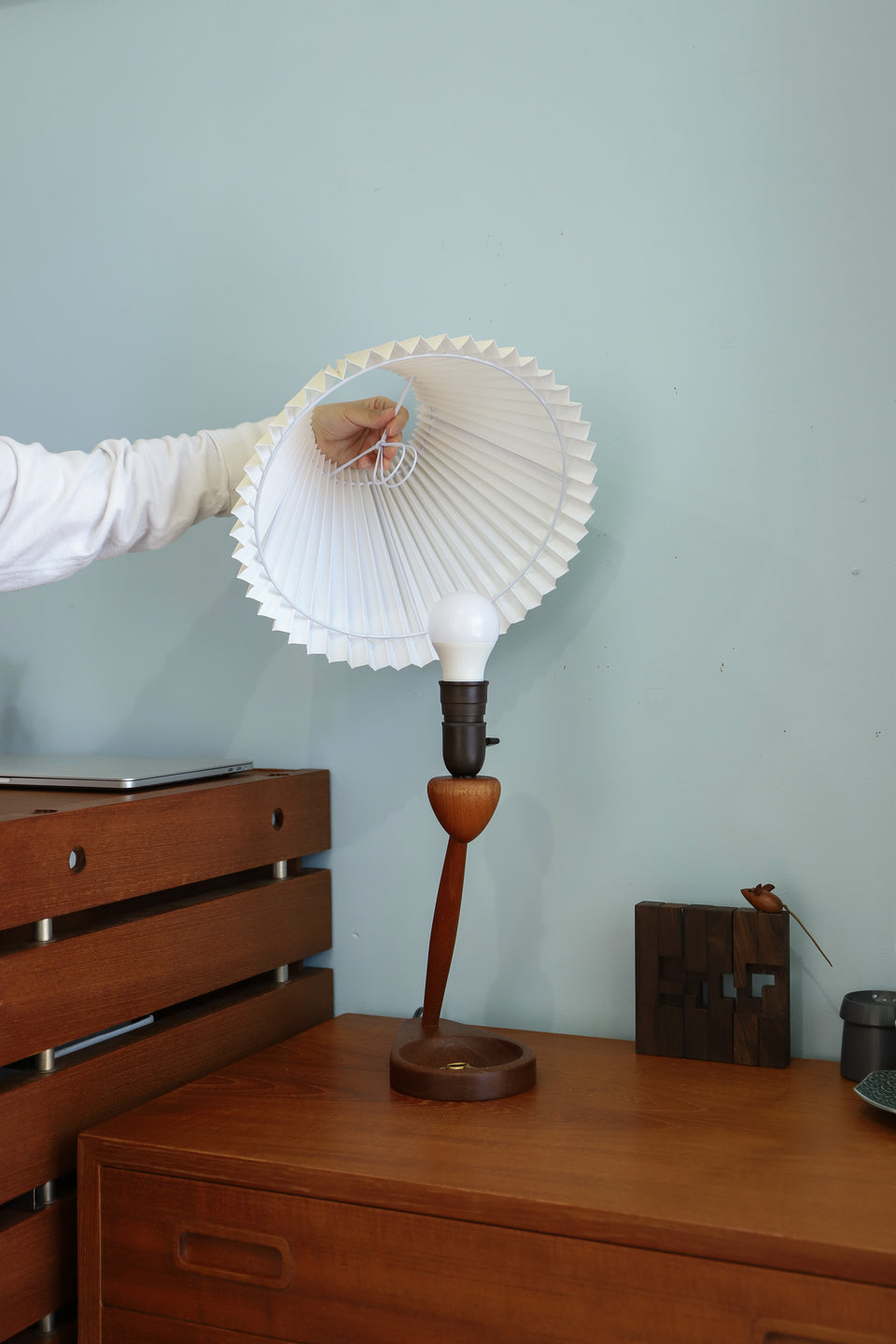 Danish Vintage Teakwood Table Lamp with Tray/デンマークヴィンテージ テーブルランプ トレイ付き チーク材