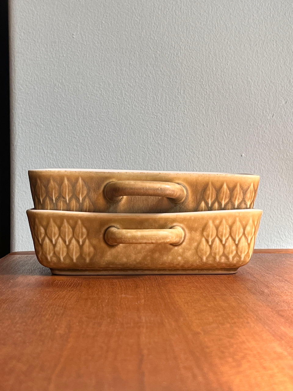 Kronjyden Relief Square Dish with Handle Jens H.Quistgaard/クロニーデン レリーフ スクエアディッシュ 角皿 クイストゴー 北欧ヴィンテージ食器