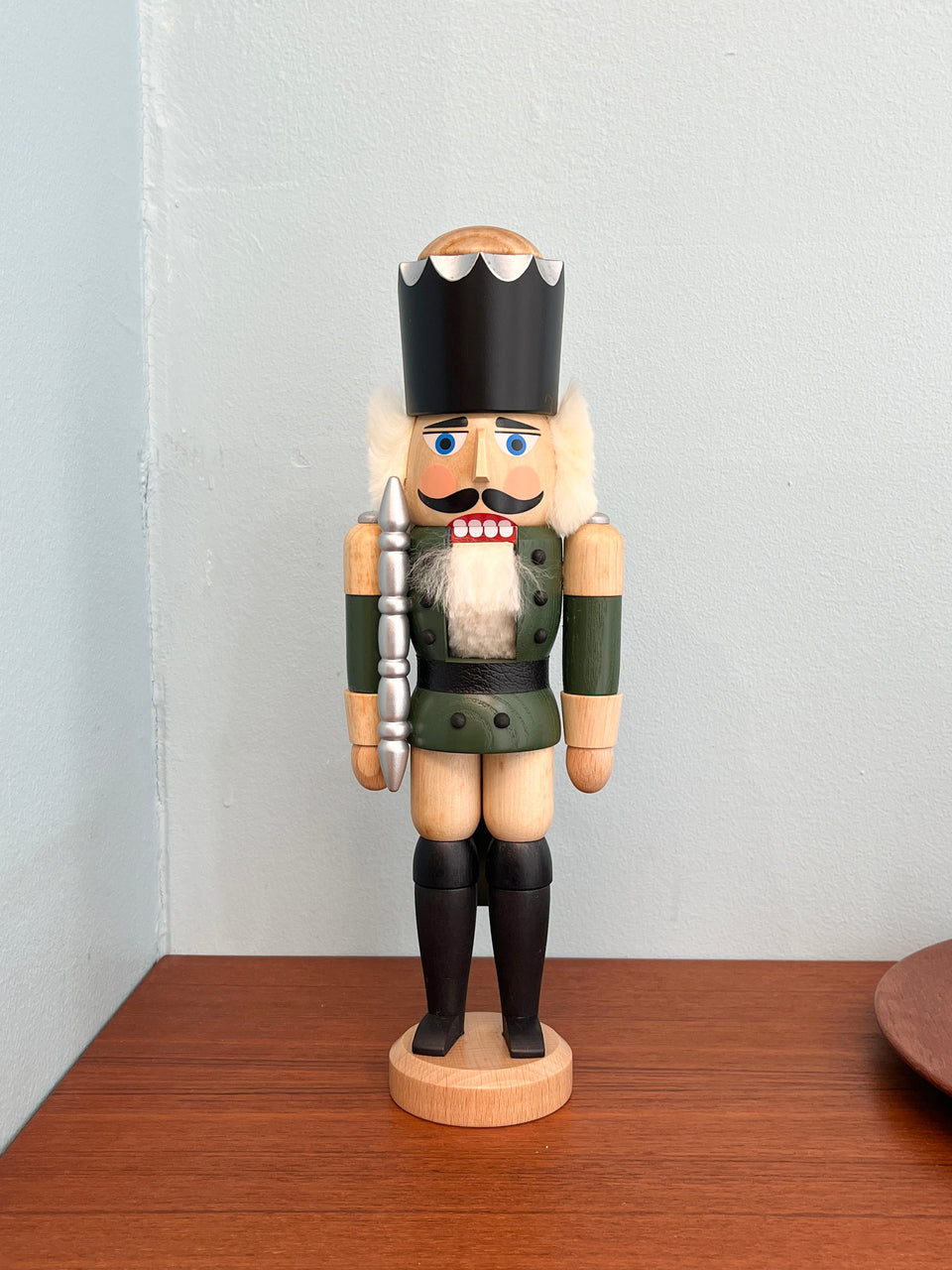 Seiffener Volkskunst Nutcracker/ザイフェナーフォルクスクンスト くるみ割り人形 ドイツ 工芸品