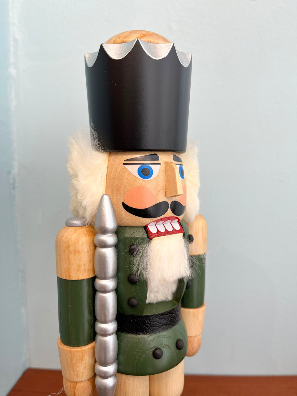 Seiffener Volkskunst Nutcracker/ザイフェナーフォルクスクンスト くるみ割り人形 ドイツ 工芸品