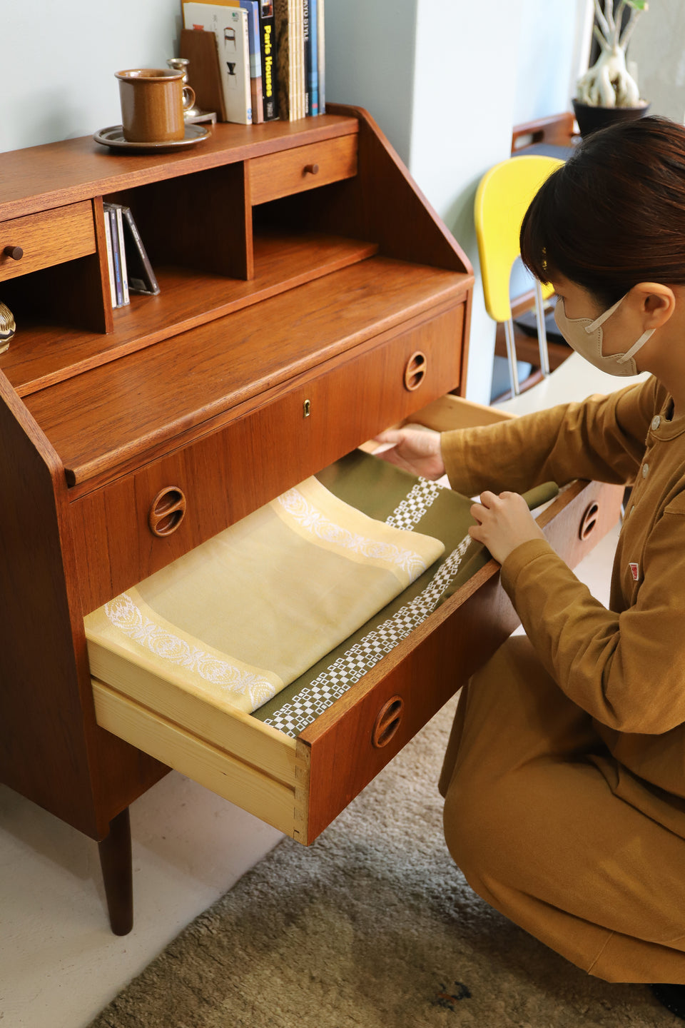 Danish Vintage Bureau with Mirror/デンマークヴィンテージ ビューロー ミラー チェスト チーク材 北欧家具