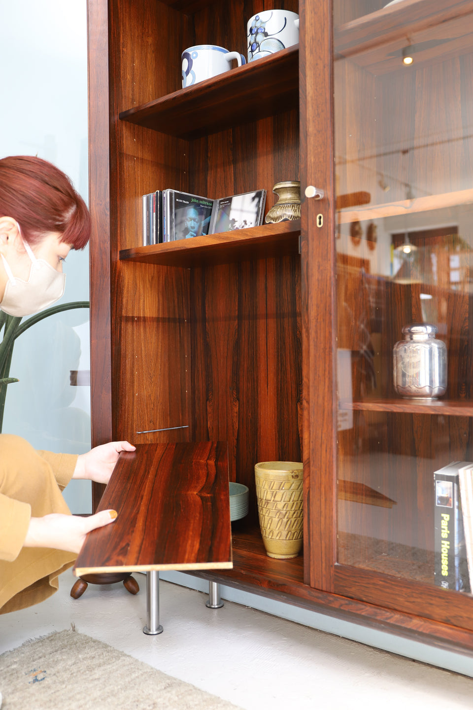 Scandinavian Vintage Rosewood Glass Cabinet/北欧ヴィンテージ ガラスキャビネット ローズウッド ディスプレイ 収納家具