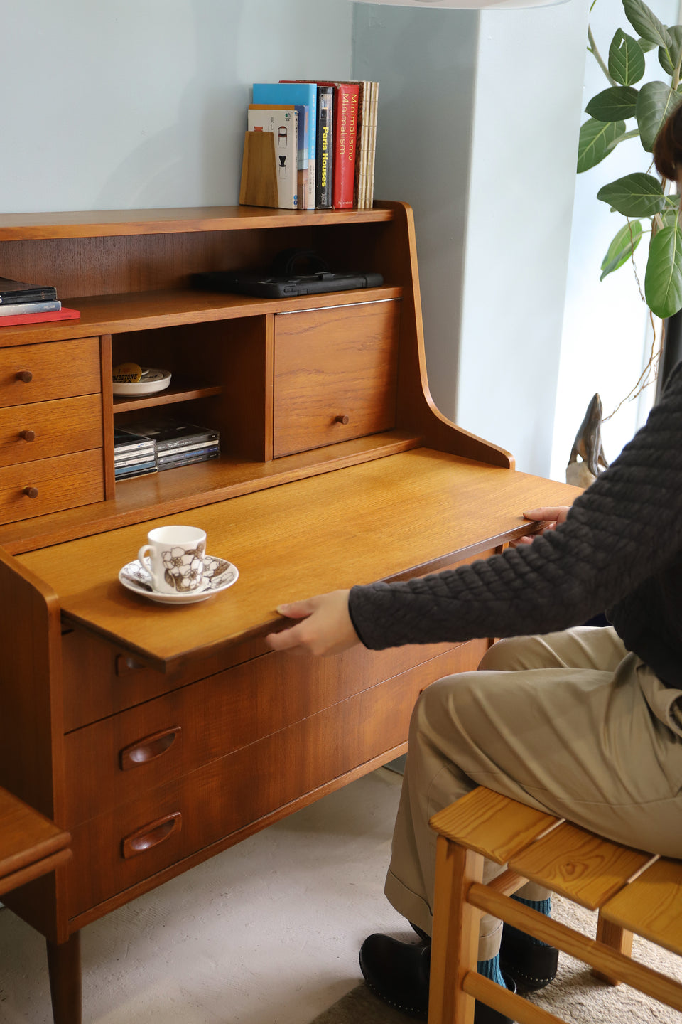 Danish Vintage Teak Writing Bureau with Mirror/デンマークヴィンテージ ライティングビューロー チーク材 ドレッサー 北欧家具