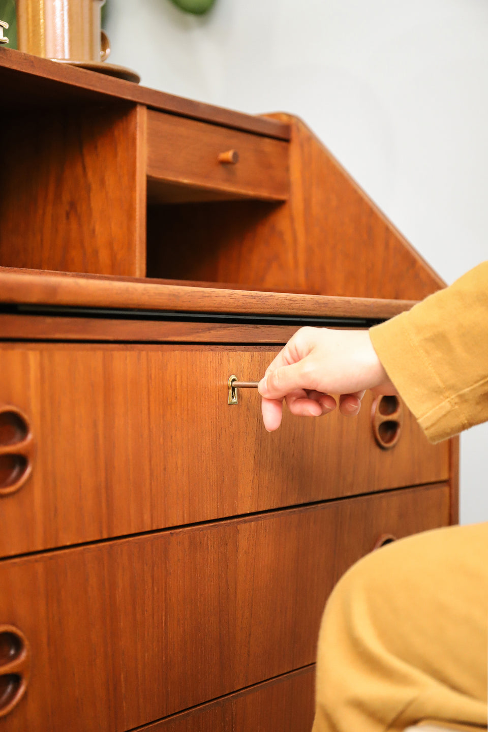 Danish Vintage Bureau with Mirror/デンマークヴィンテージ ビューロー ミラー チェスト チーク材 北欧家具
