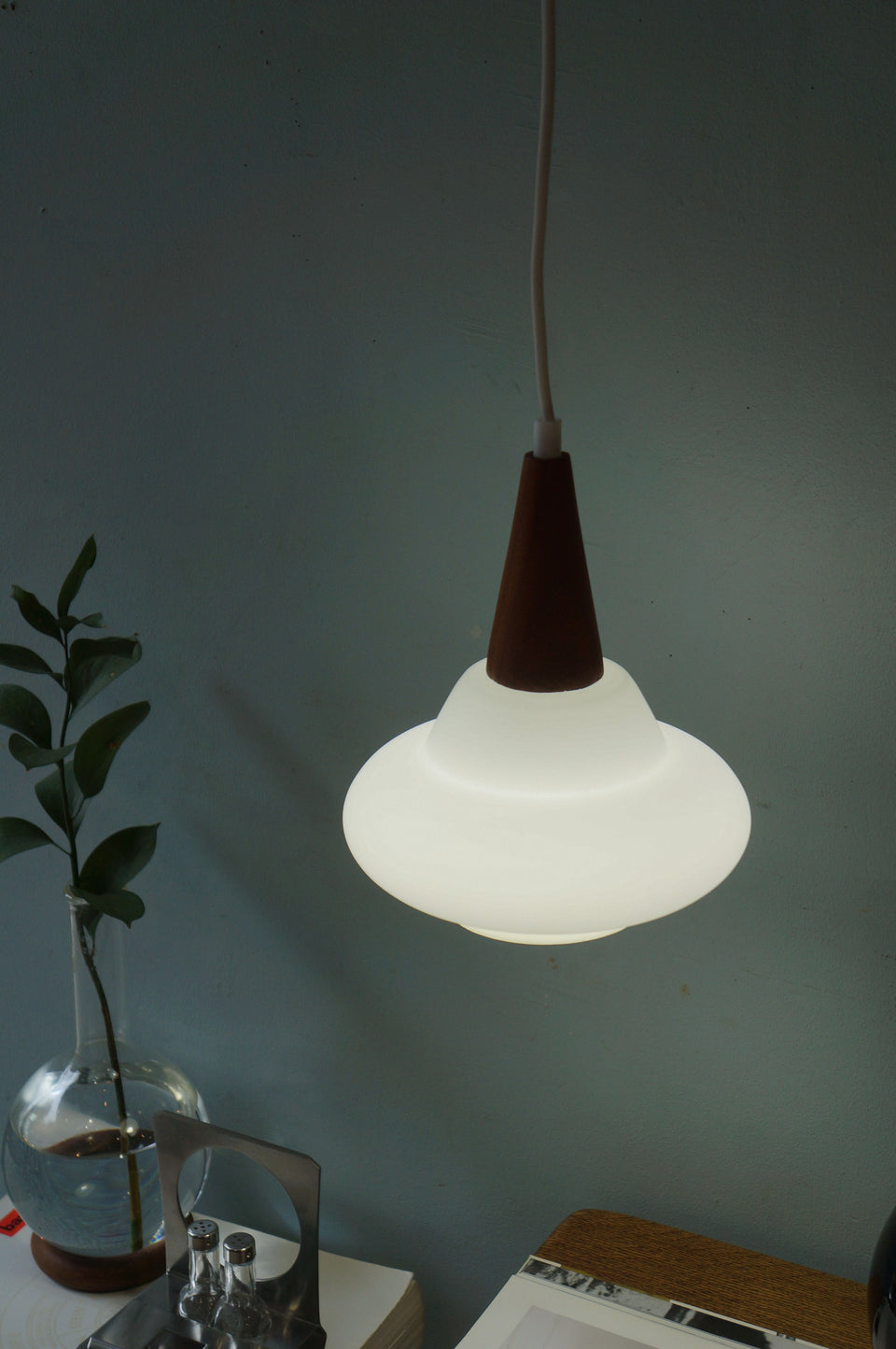 Danish Vintage Glass Teak Pendant Light/デンマークヴィンテージ ペンダントライト フロストガラス チーク材