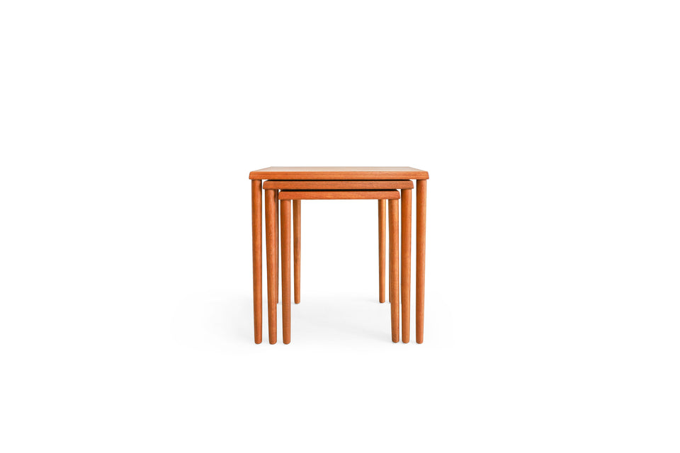 Danish Vintage Nesting Table Side Table/デンマークヴィンテージ ネストテーブル チーク材 サイドテーブル 北欧家具