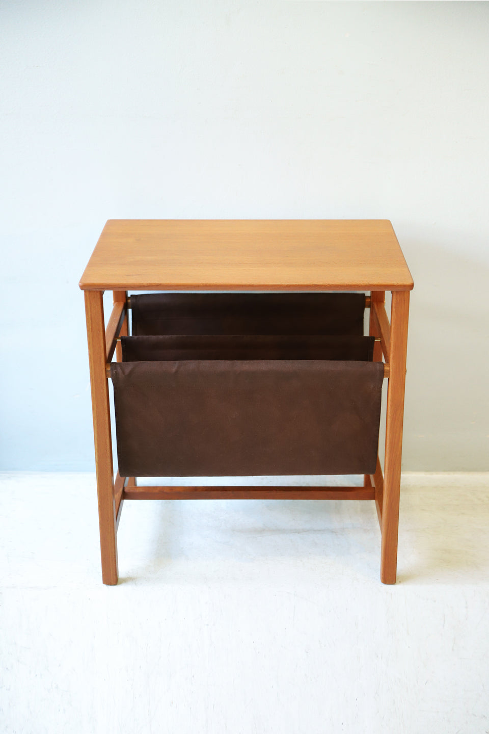 Side Table with Magazine Rack Scandinavian Vintage/北欧ヴィンテージ サイドテーブル マガジンラック