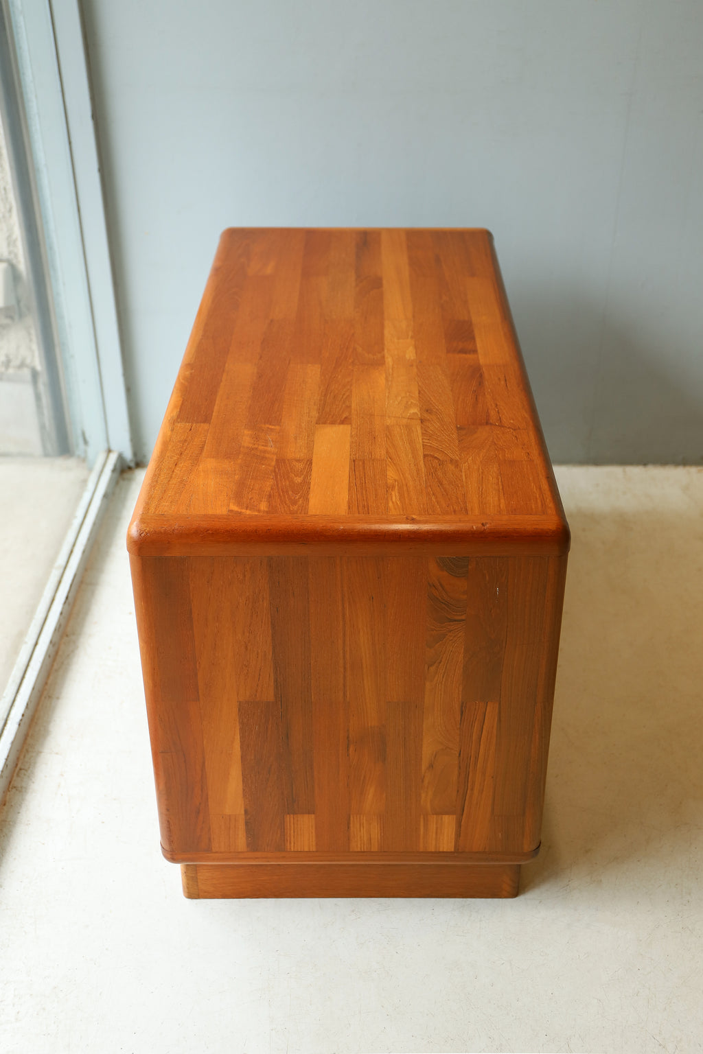 ヴィンテージ ローチェスト チーク材 収納家具 北欧デザイン/Vintage Teakwood 2drawer Low Chest –  FURUICHI/古一