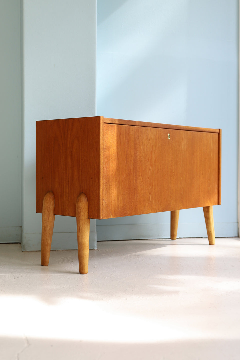 Scandinavian Vintage Small Sideboard Cabinet/北欧ヴィンテージ スモールサイドボード キャビネット チーク材 収納家具