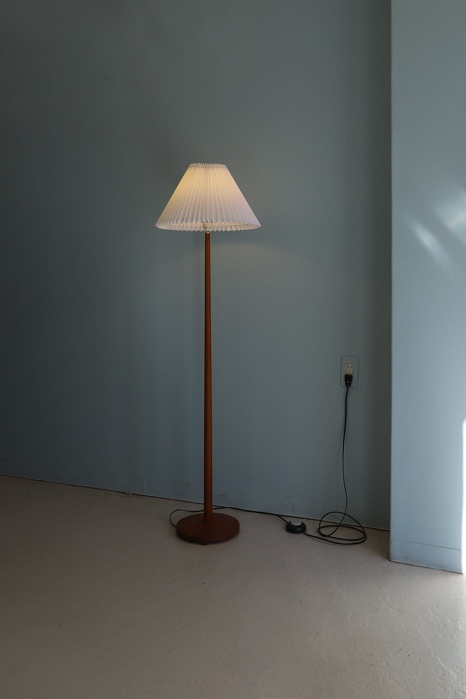 Swedish Vintage Floor Stand Teakwood/スウェーデンヴィンテージ フロアスタンドライト チーク材 間接照明 北欧インテリア